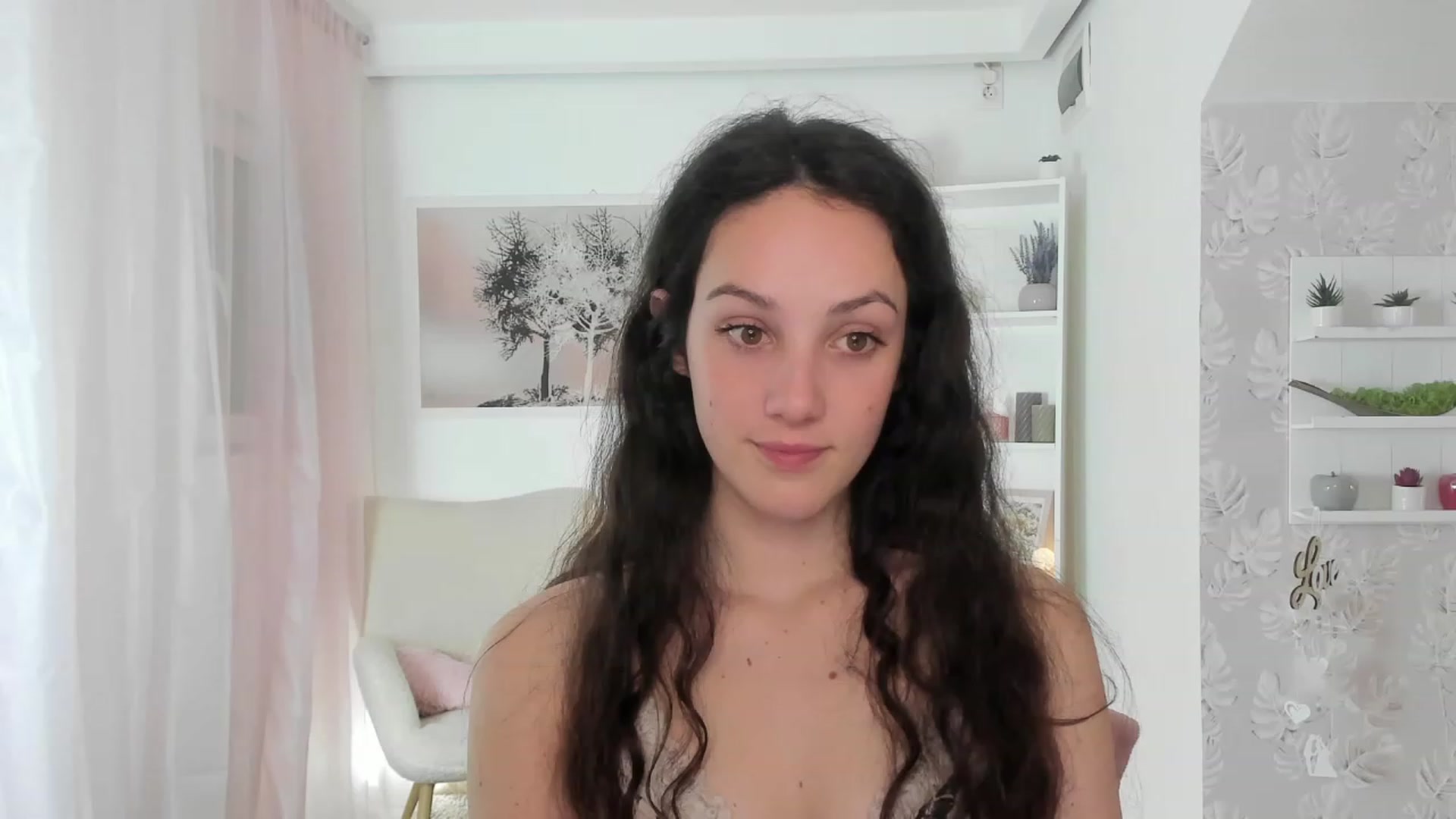 Gallery image thumbnail from Sophie_Rain18's myfreecams stream on, 04/27/2023, 17:42 image 14 of 20