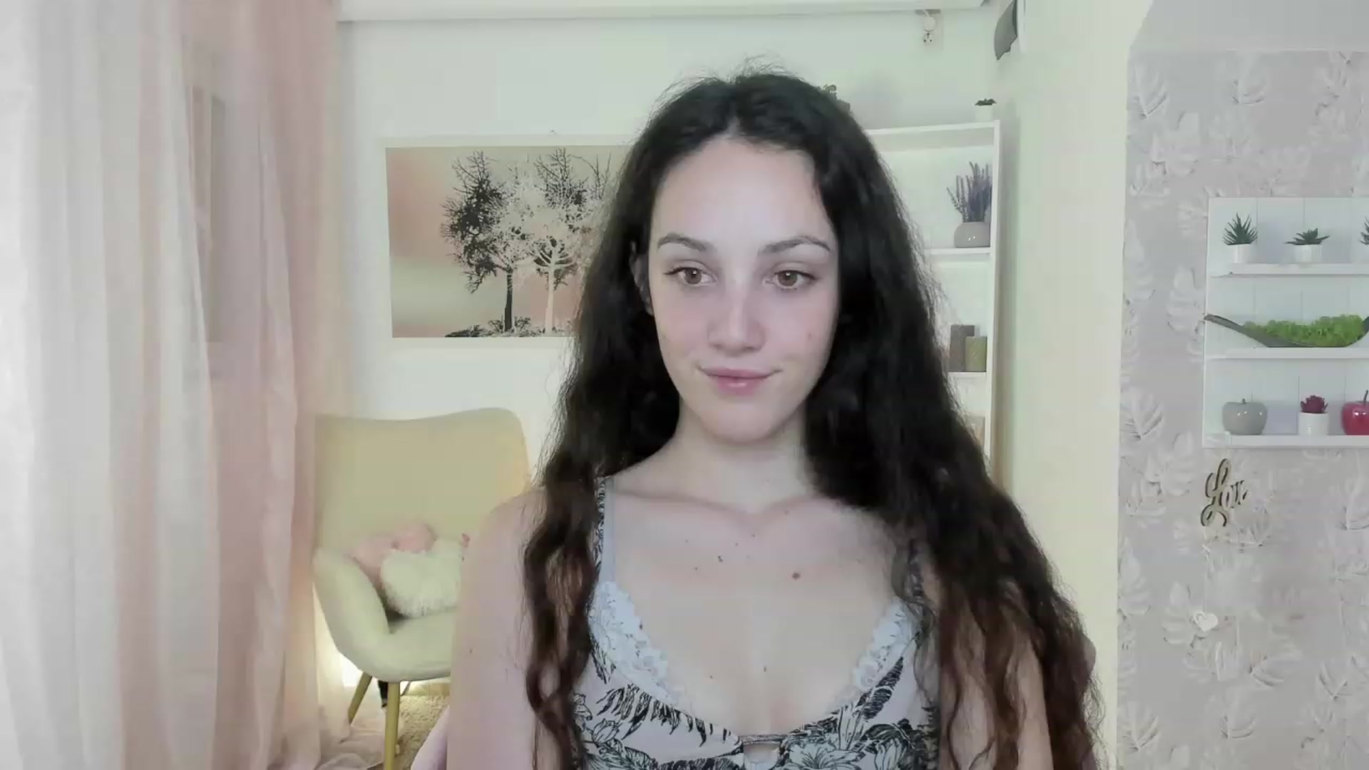 Gallery image thumbnail from Sophie_Rain18's myfreecams stream on, 05/03/2023, 15:57 image 5 of 20