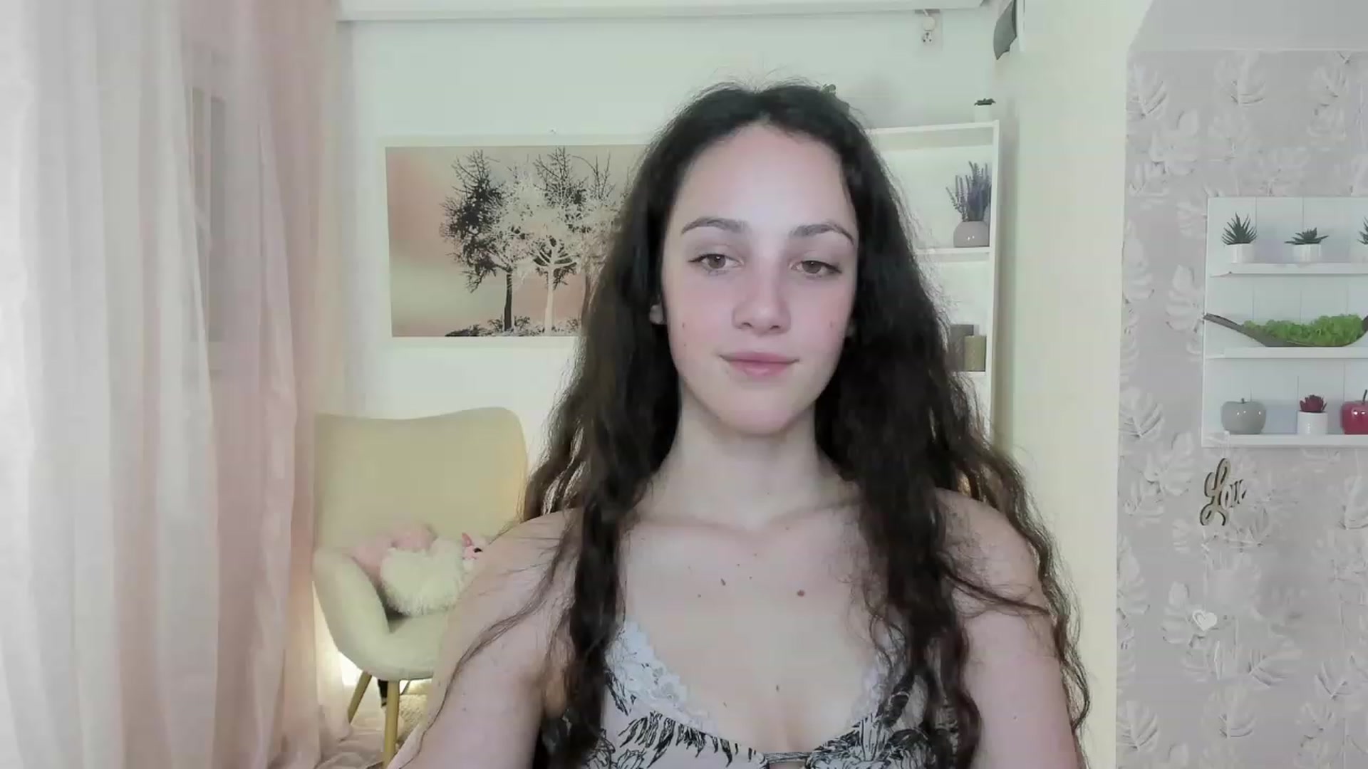 Gallery image thumbnail from Sophie_Rain18's myfreecams stream on, 05/03/2023, 15:57 image 4 of 20