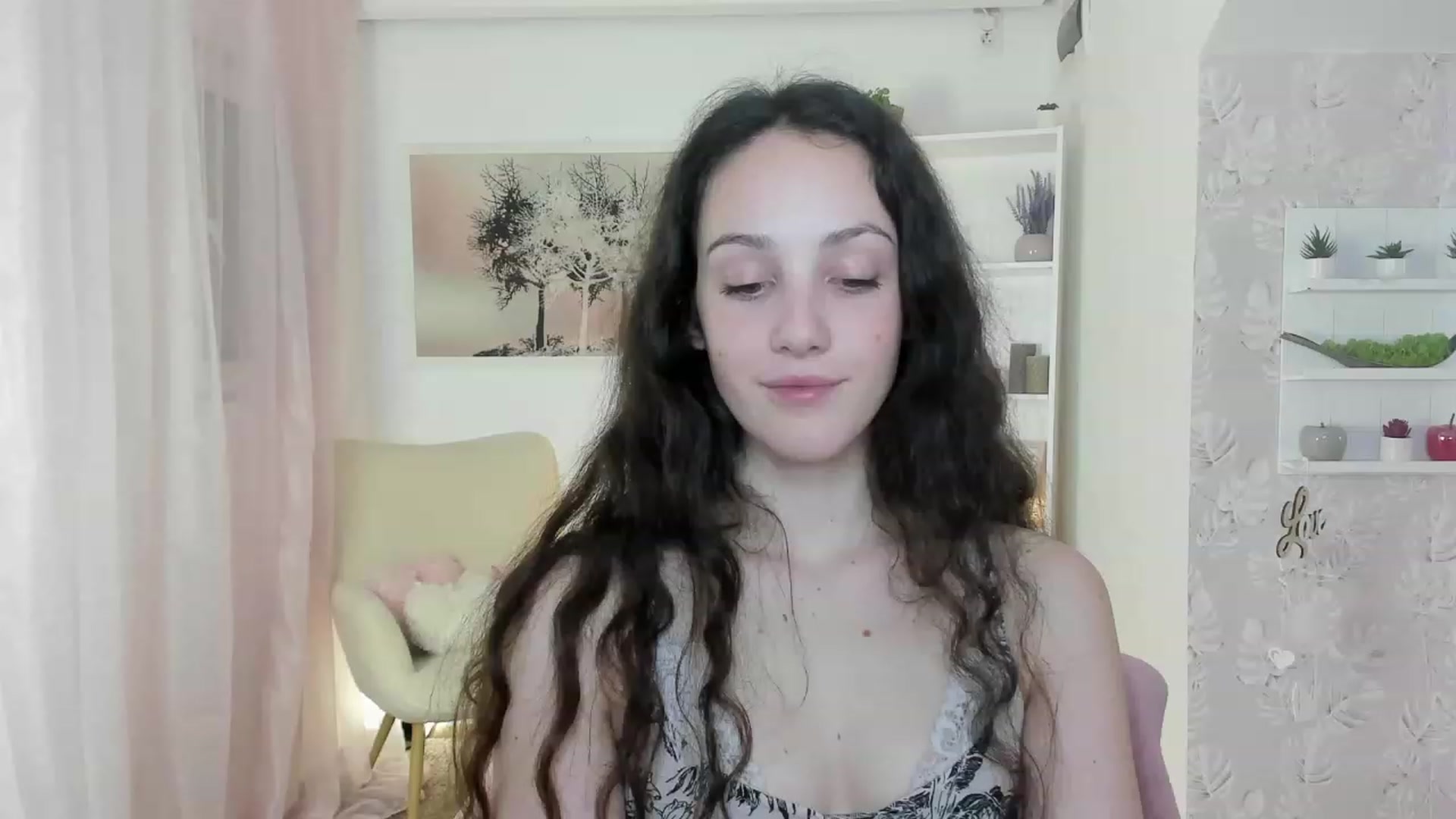 Gallery image thumbnail from Sophie_Rain18's myfreecams stream on, 05/03/2023, 15:57 image 14 of 20