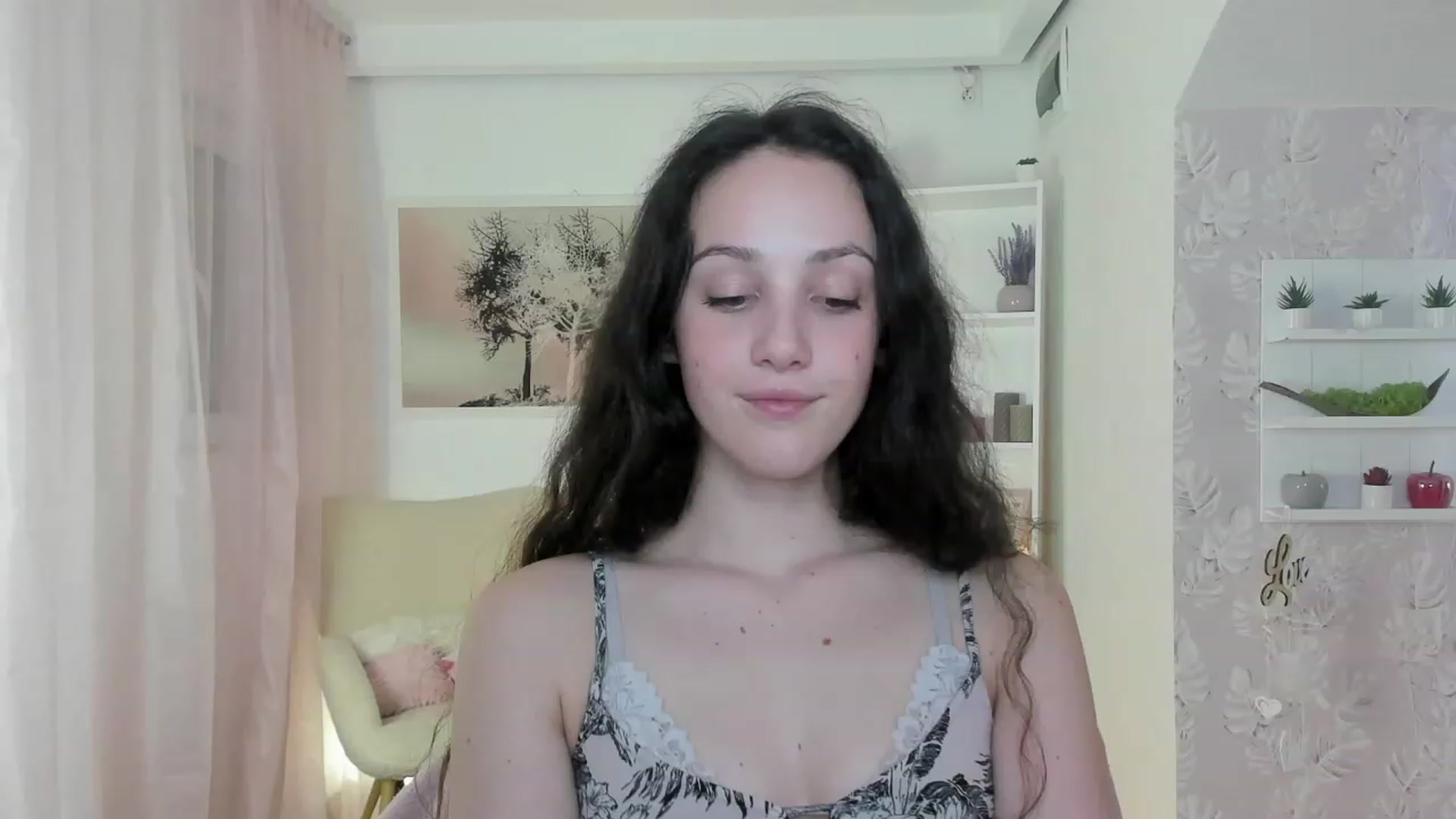 Gallery image thumbnail from Sophie_Rain18's myfreecams stream on, 05/03/2023, 17:31 image 9 of 20