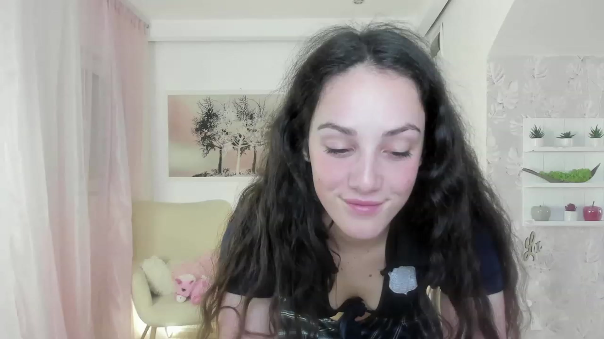Gallery image thumbnail from Sophie_Rain18's myfreecams stream on, 05/08/2023, 15:53 image 6 of 20