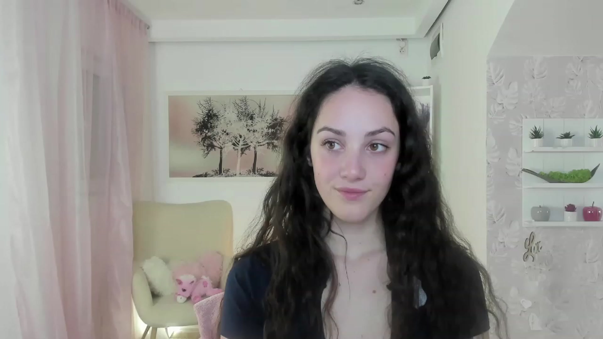 Gallery image thumbnail from Sophie_Rain18's myfreecams stream on, 05/08/2023, 15:53 image 7 of 20