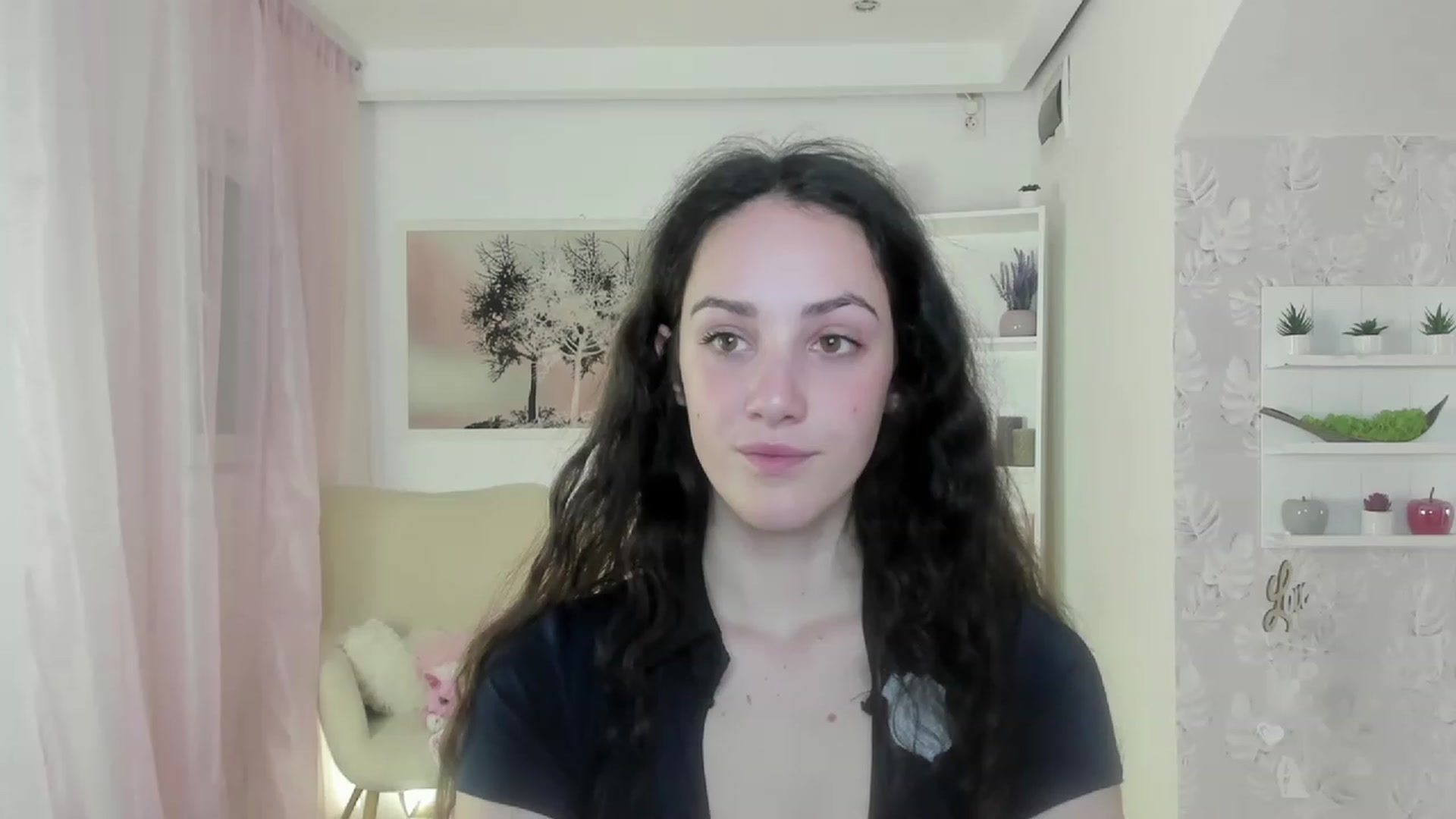 Gallery image thumbnail from Sophie_Rain18's myfreecams stream on, 05/08/2023, 15:53 image 10 of 20
