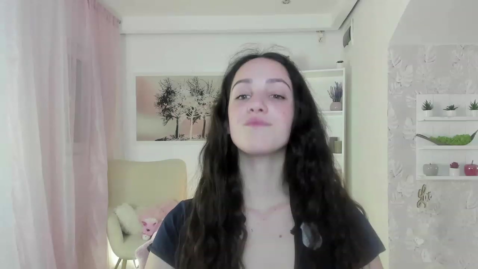 Gallery image thumbnail from Sophie_Rain18's myfreecams stream on, 05/08/2023, 15:53 image 17 of 20