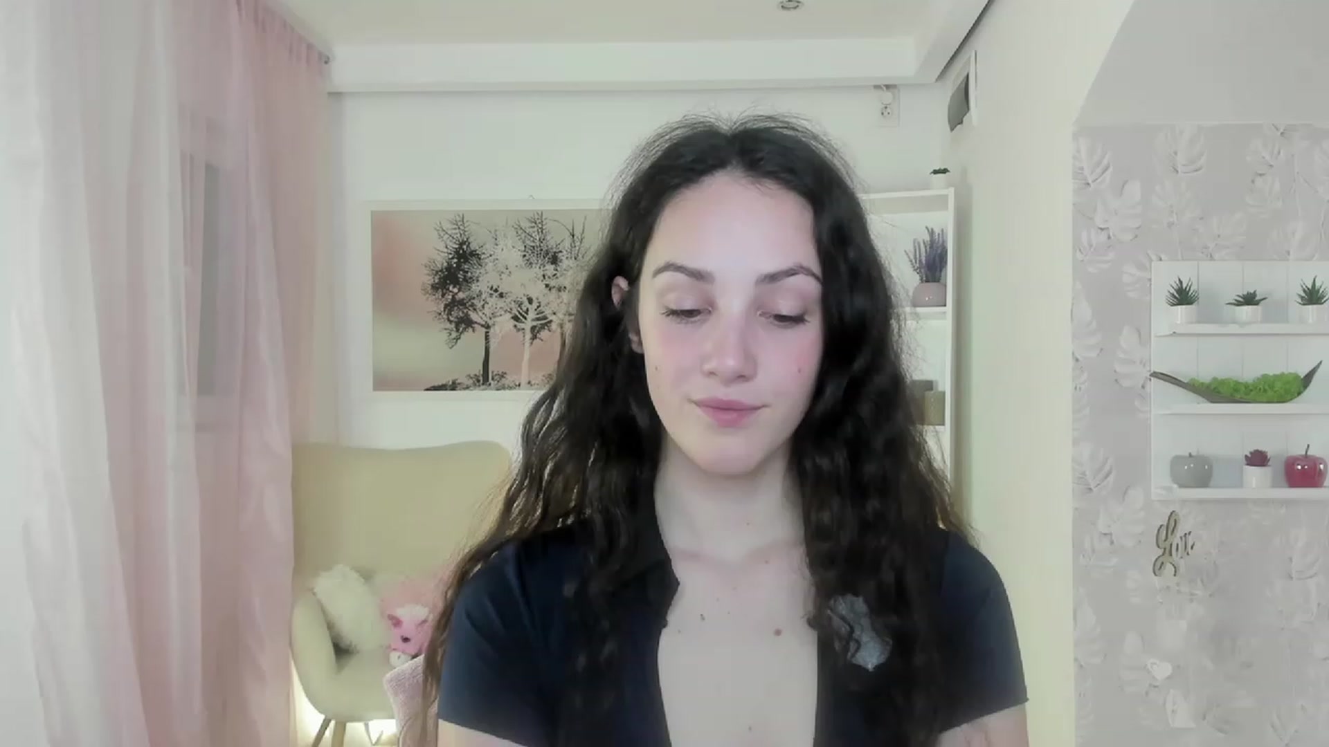 Gallery image thumbnail from Sophie_Rain18's myfreecams stream on, 05/08/2023, 15:53 image 8 of 20
