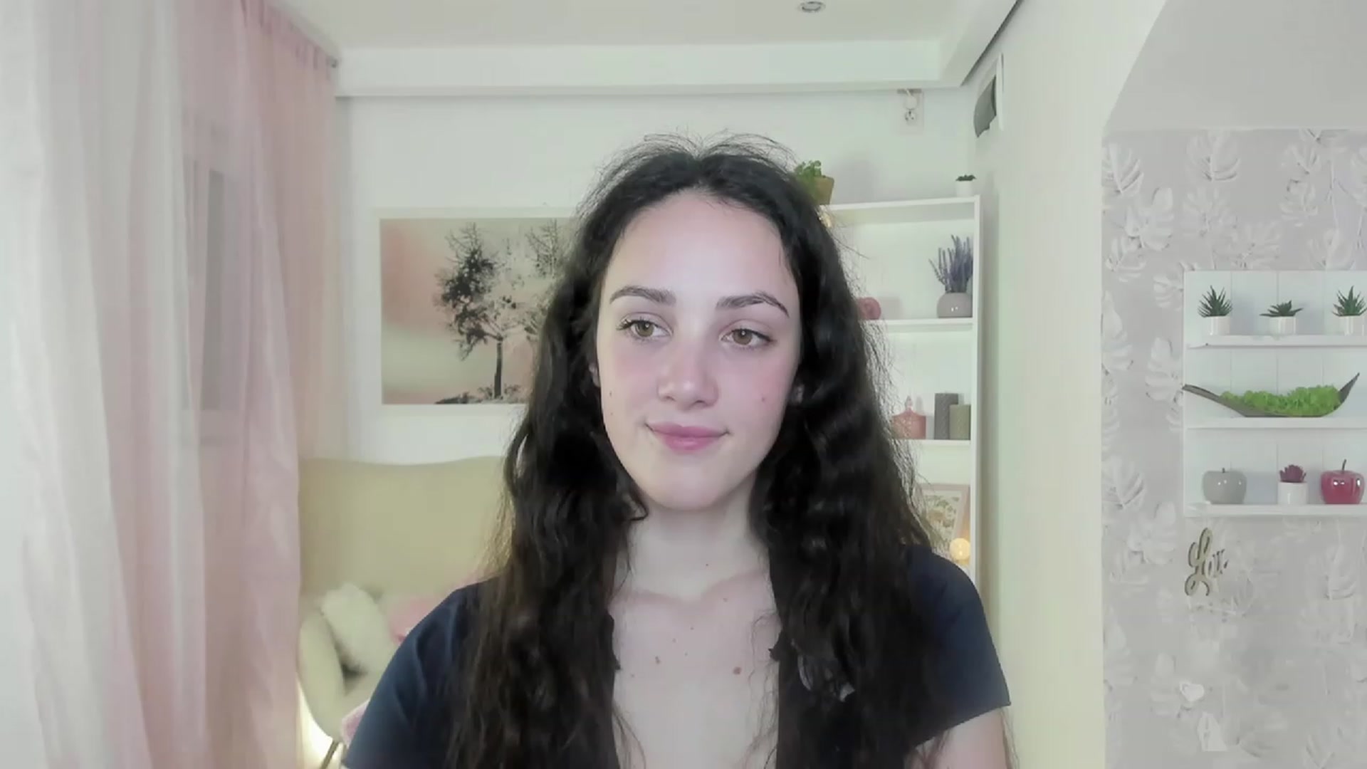 Gallery image thumbnail from Sophie_Rain18's myfreecams stream on, 05/08/2023, 15:53 image 14 of 20