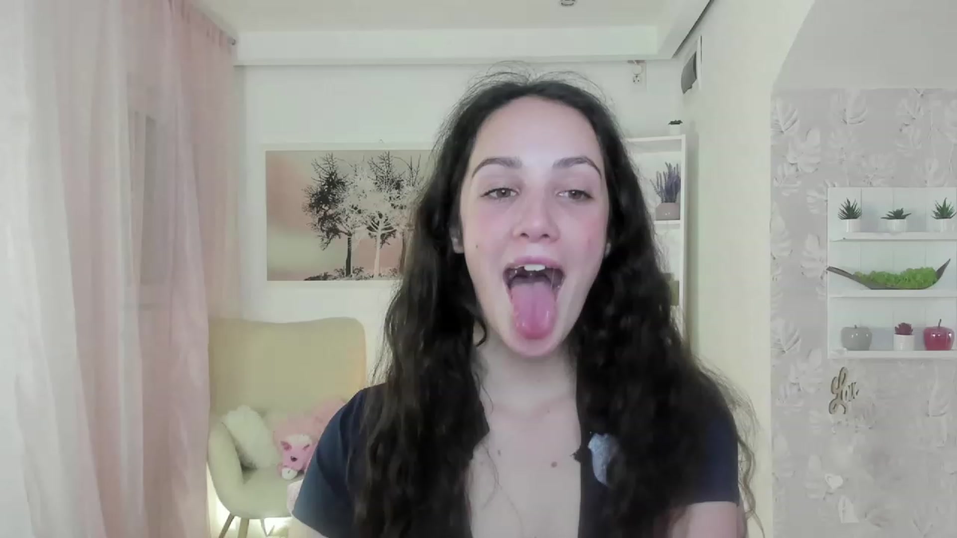 Gallery image thumbnail from Sophie_Rain18's myfreecams stream on, 05/08/2023, 15:53 image 1 of 20