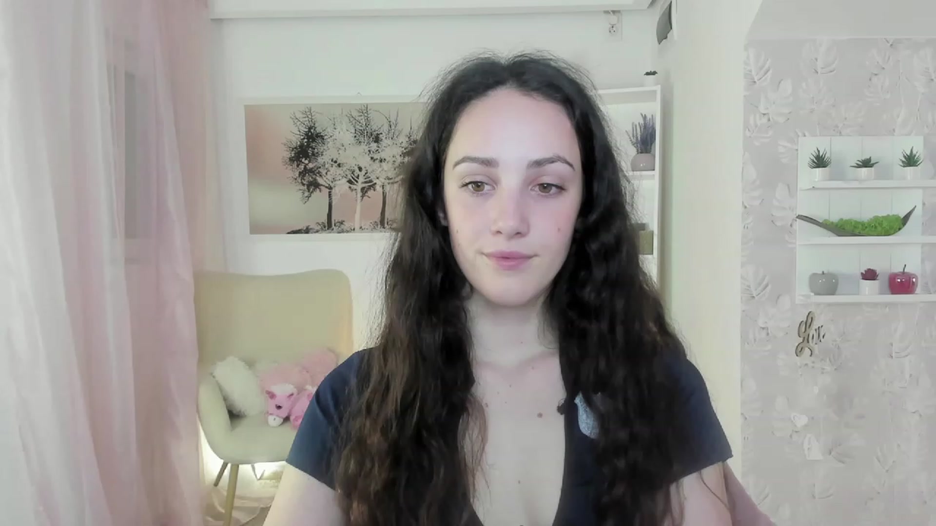 Gallery image thumbnail from Sophie_Rain18's myfreecams stream on, 05/08/2023, 17:31 image 15 of 20