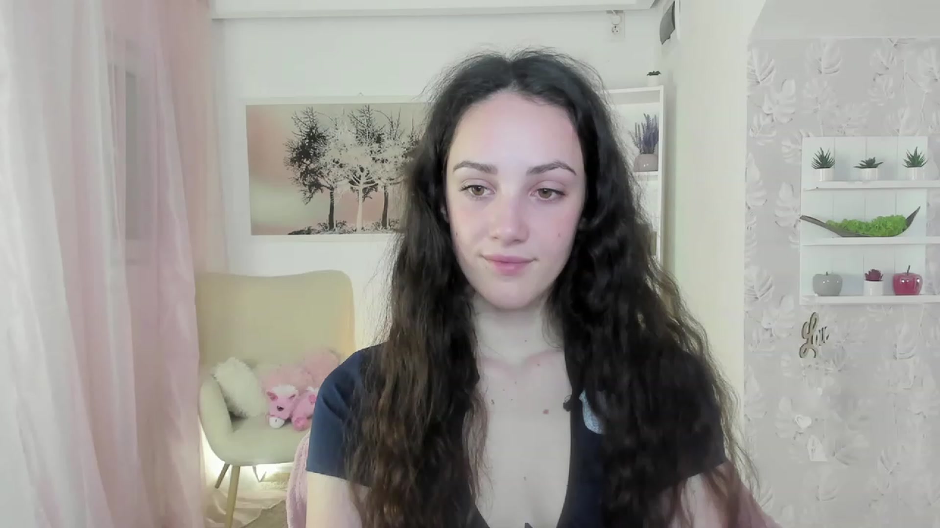 Gallery image thumbnail from Sophie_Rain18's myfreecams stream on, 05/08/2023, 17:31 image 14 of 20
