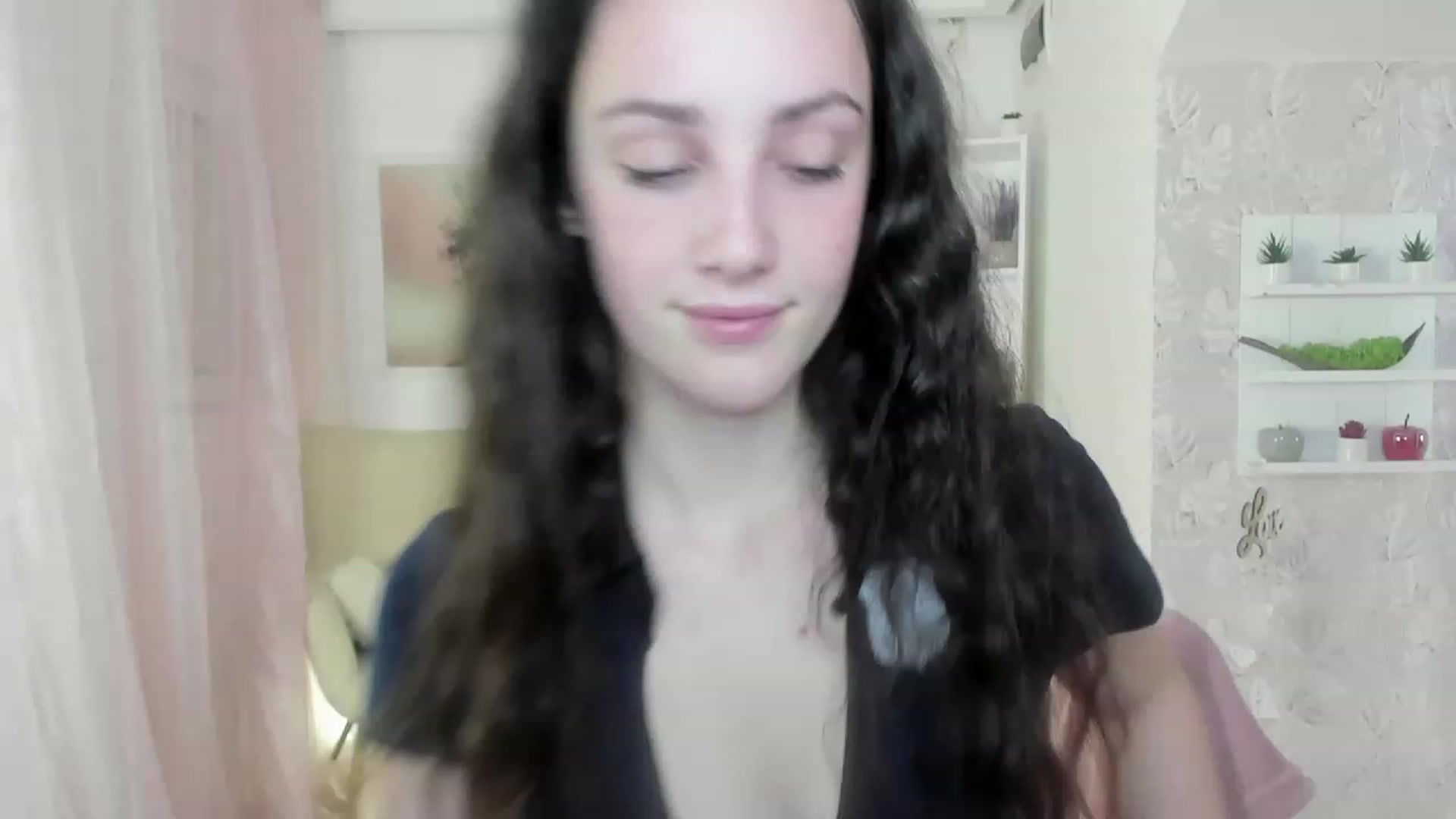 Gallery image thumbnail from Sophie_Rain18's myfreecams stream on, 05/08/2023, 17:31 image 9 of 20
