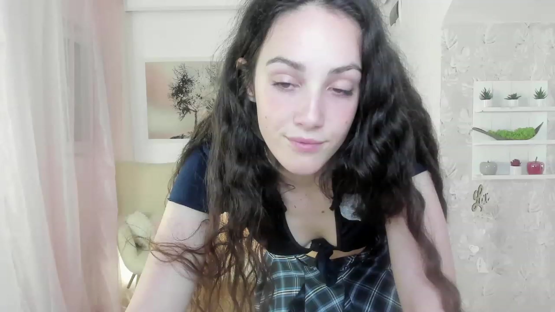 Gallery image thumbnail from Sophie_Rain18's myfreecams stream on, 05/08/2023, 17:31 image 16 of 20