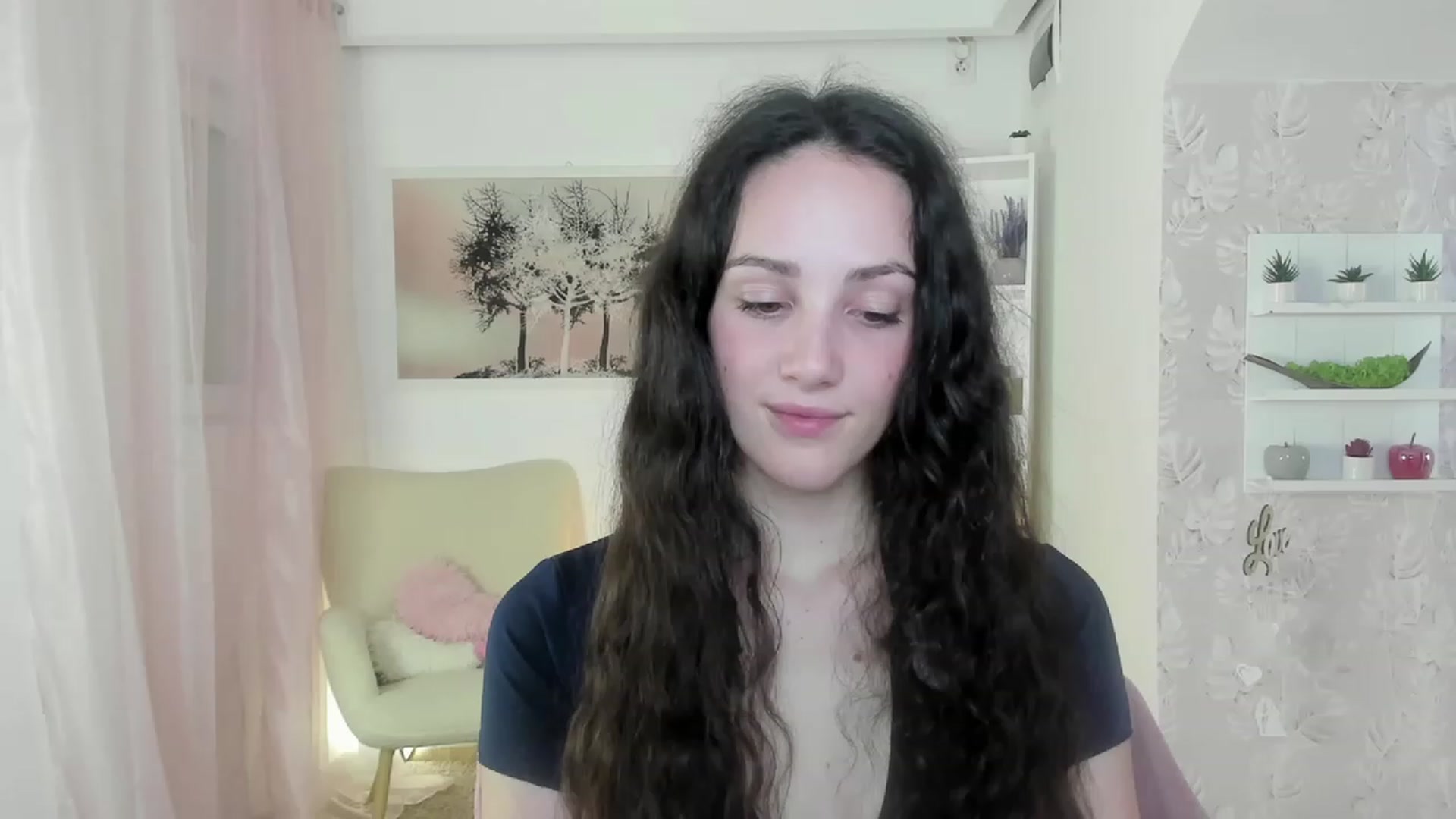 Gallery image thumbnail from Sophie_Rain18's myfreecams stream on, 05/08/2023, 19:23 image 9 of 20
