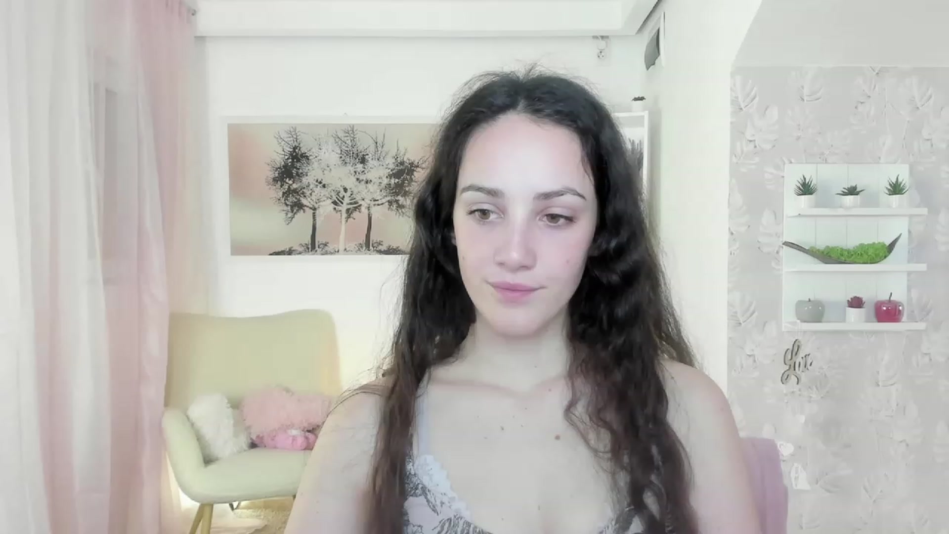 Gallery image thumbnail from Sophie_Rain18's myfreecams stream on, 05/09/2023, 17:00 image 1 of 20
