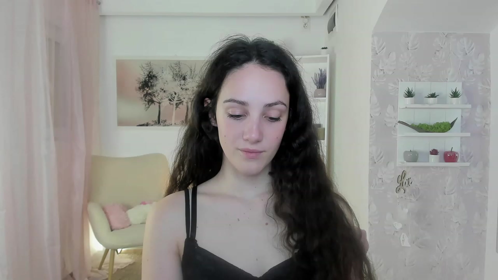 Gallery image thumbnail from Sophie_Rain18's myfreecams stream on, 05/10/2023, 15:03 image 1 of 20
