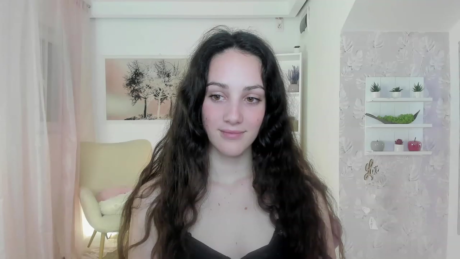 Gallery image thumbnail from Sophie_Rain18's myfreecams stream on, 05/10/2023, 17:47 image 5 of 20