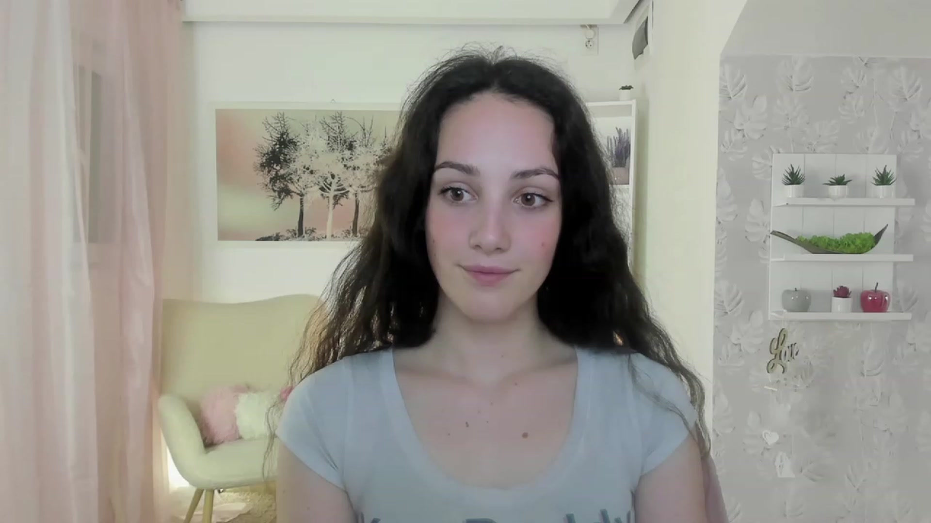 Gallery image thumbnail from Sophie_Rain18's myfreecams stream on, 05/11/2023, 18:10 image 2 of 20