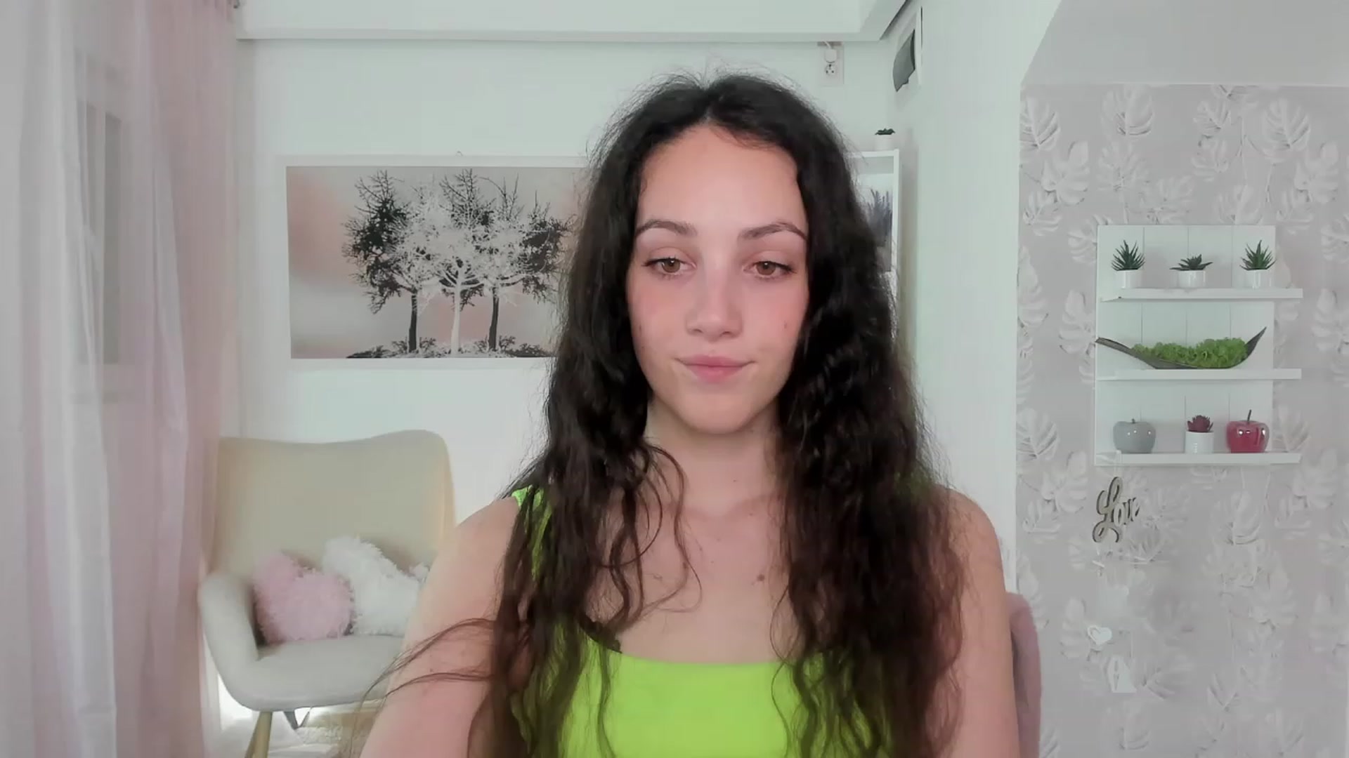 Gallery image thumbnail from Sophie_Rain18's myfreecams stream on, 05/15/2023, 14:58 image 20 of 20