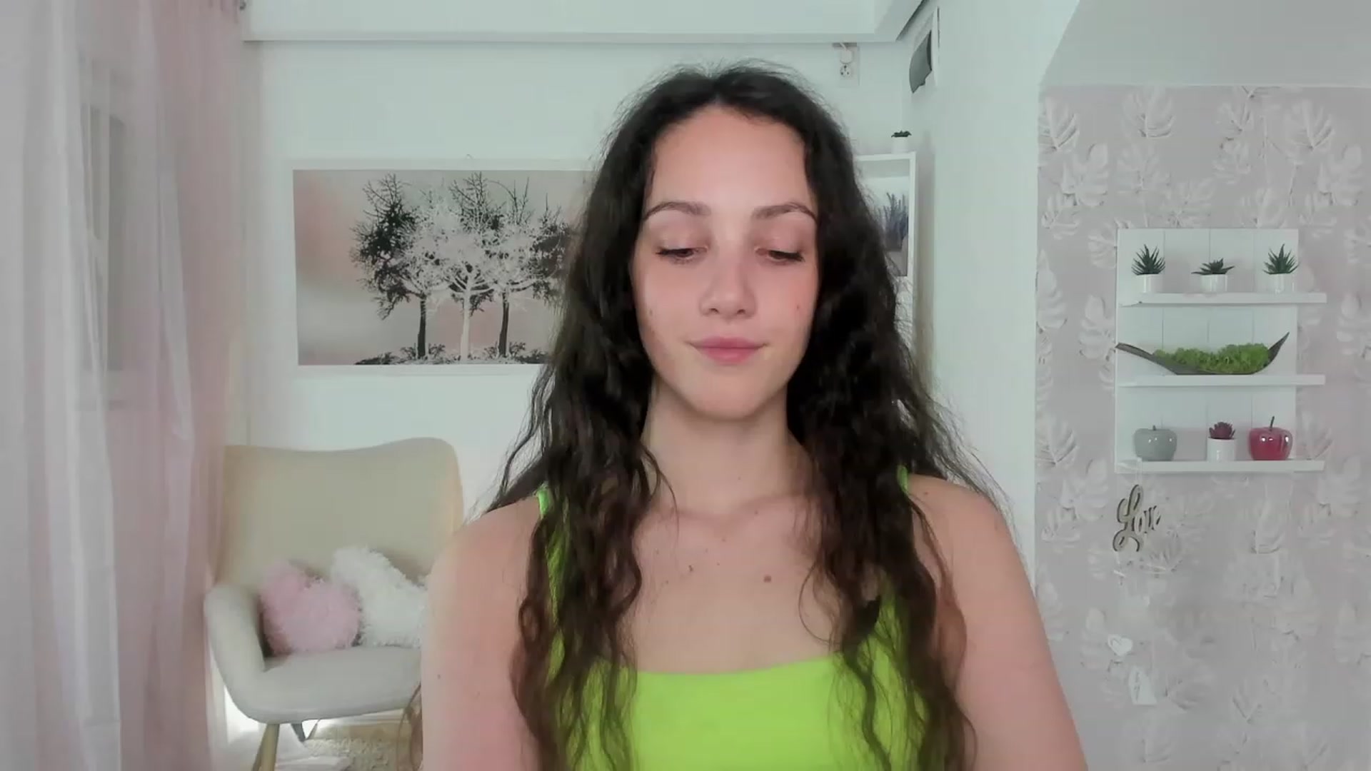 Gallery image thumbnail from Sophie_Rain18's myfreecams stream on, 05/15/2023, 14:58 image 1 of 20