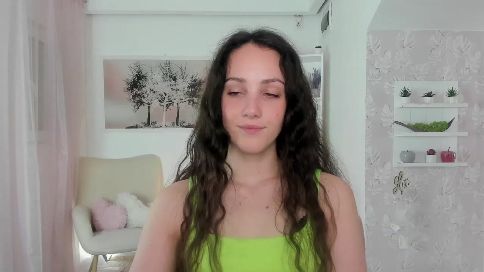 Gallery image thumbnail from Sophie_Rain18's myfreecams stream on, 05/15/2023, 14:58 image 5 of 20