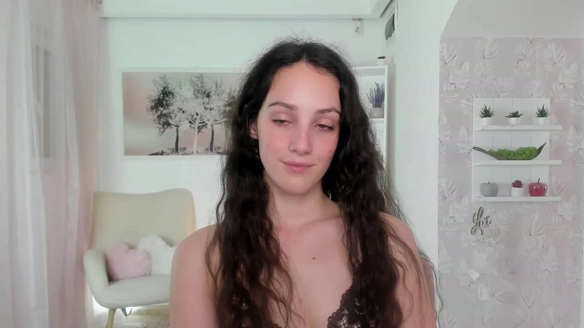 Gallery image thumbnail from Sophie_Rain18's myfreecams stream on, 05/15/2023, 17:55 image 15 of 20