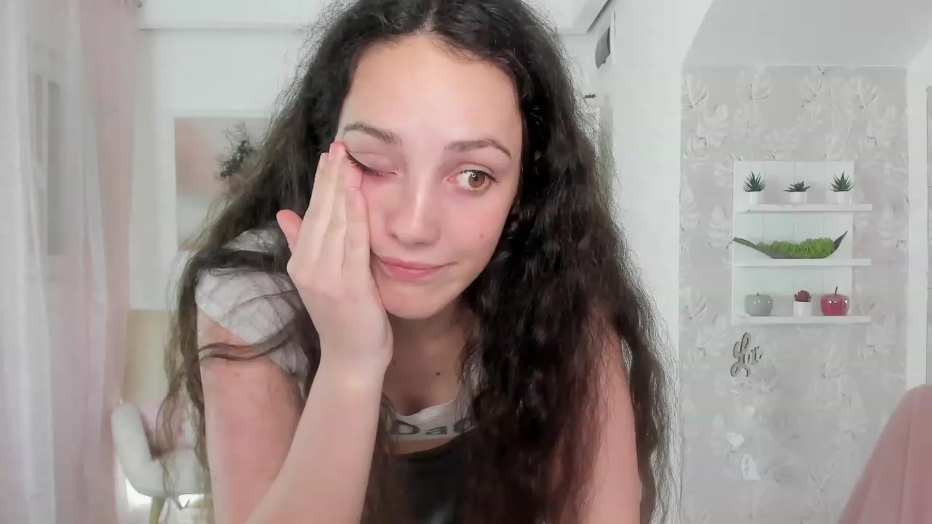 Gallery image thumbnail from Sophie_Rain18's myfreecams stream on, 05/16/2023, 17:11 image 16 of 20