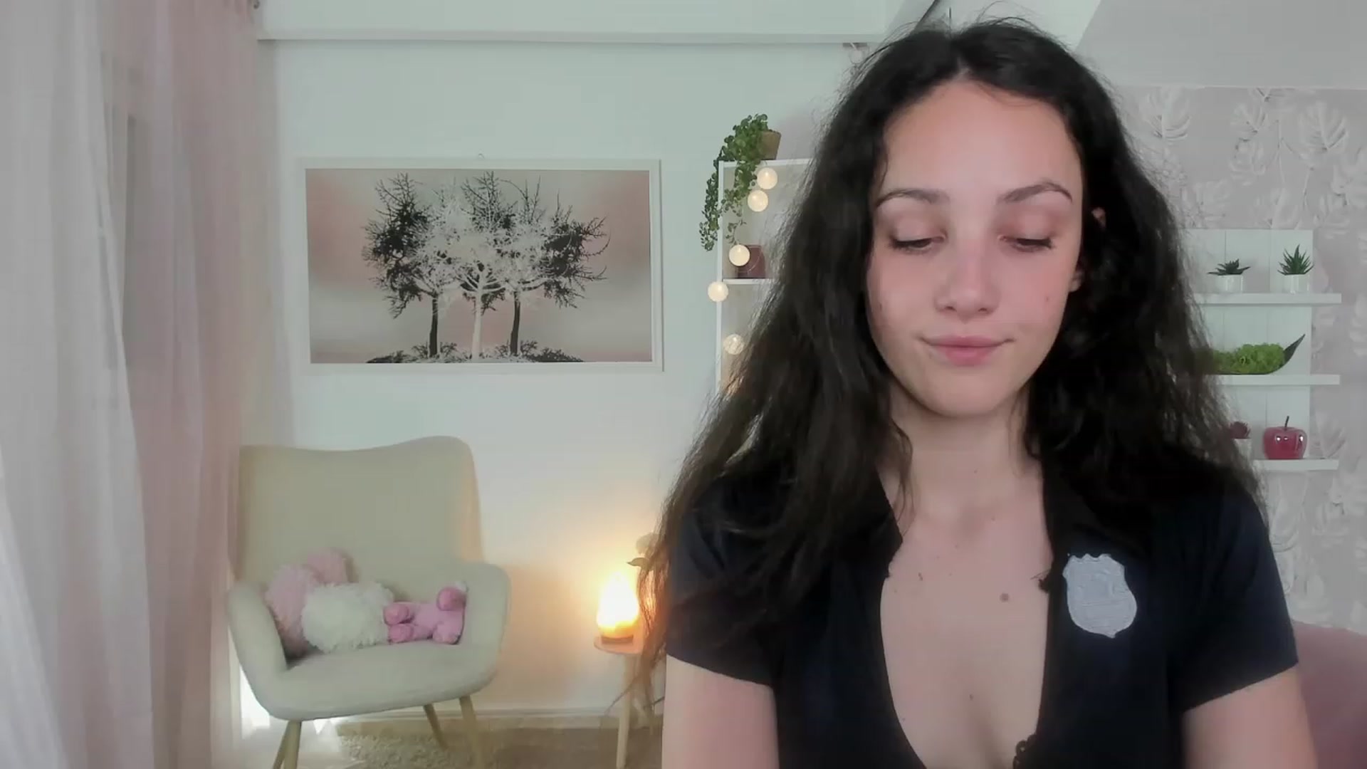 Gallery image thumbnail from Sophie_Rain18's myfreecams stream on, 05/23/2023, 14:04 image 6 of 20