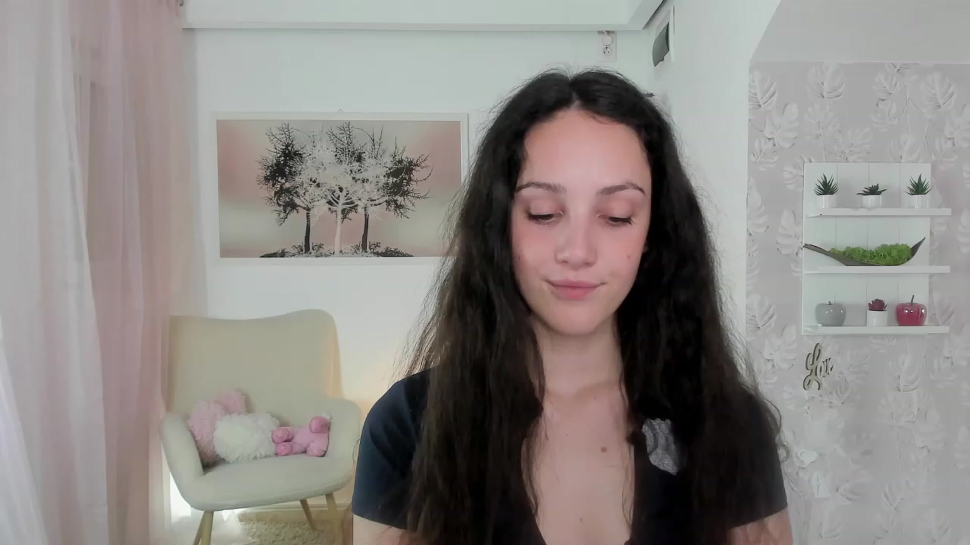 Gallery image thumbnail from Sophie_Rain18's myfreecams stream on, 05/23/2023, 15:22 image 4 of 20