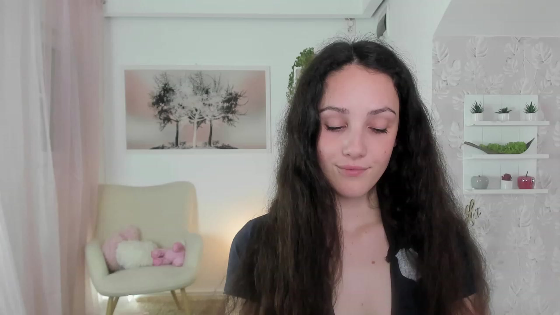 Gallery image thumbnail from Sophie_Rain18's myfreecams stream on, 05/23/2023, 16:20 image 2 of 20