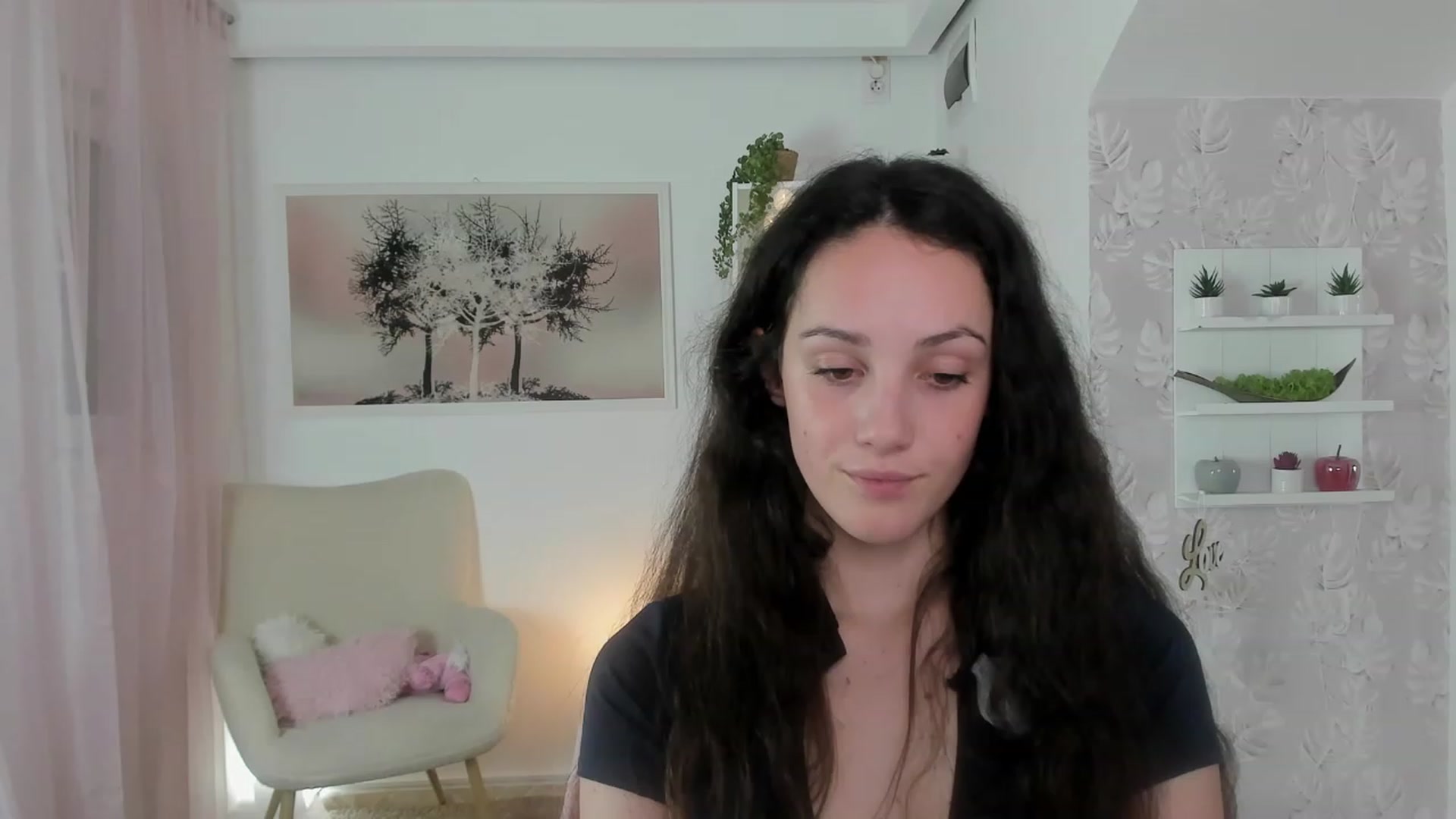 Gallery image thumbnail from Sophie_Rain18's myfreecams stream on, 05/23/2023, 18:07 image 14 of 20