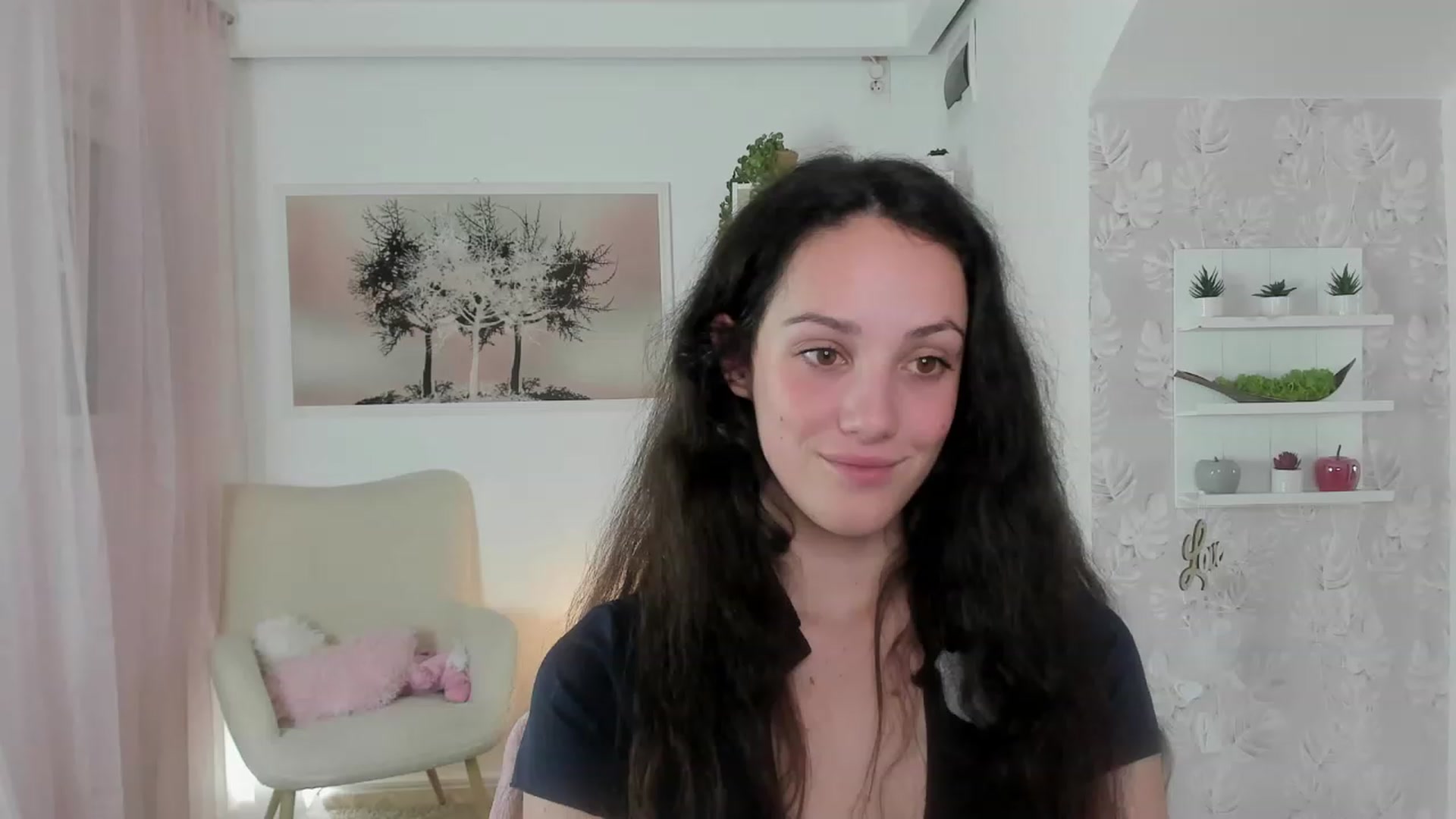 Gallery image thumbnail from Sophie_Rain18's myfreecams stream on, 05/23/2023, 18:07 image 15 of 20