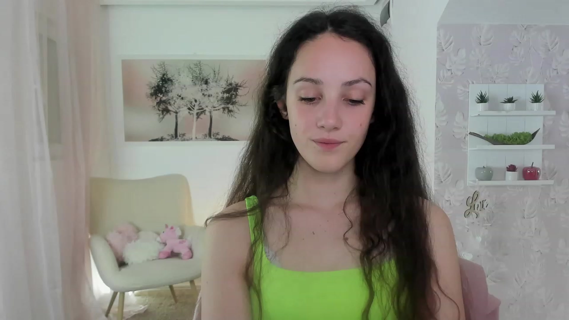 Gallery image thumbnail from Sophie_Rain18's myfreecams stream on, 05/25/2023, 11:18 image 7 of 20