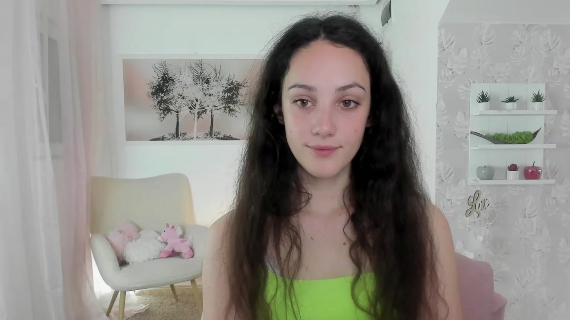 Gallery image thumbnail from Sophie_Rain18's myfreecams stream on, 05/25/2023, 11:18 image 10 of 20