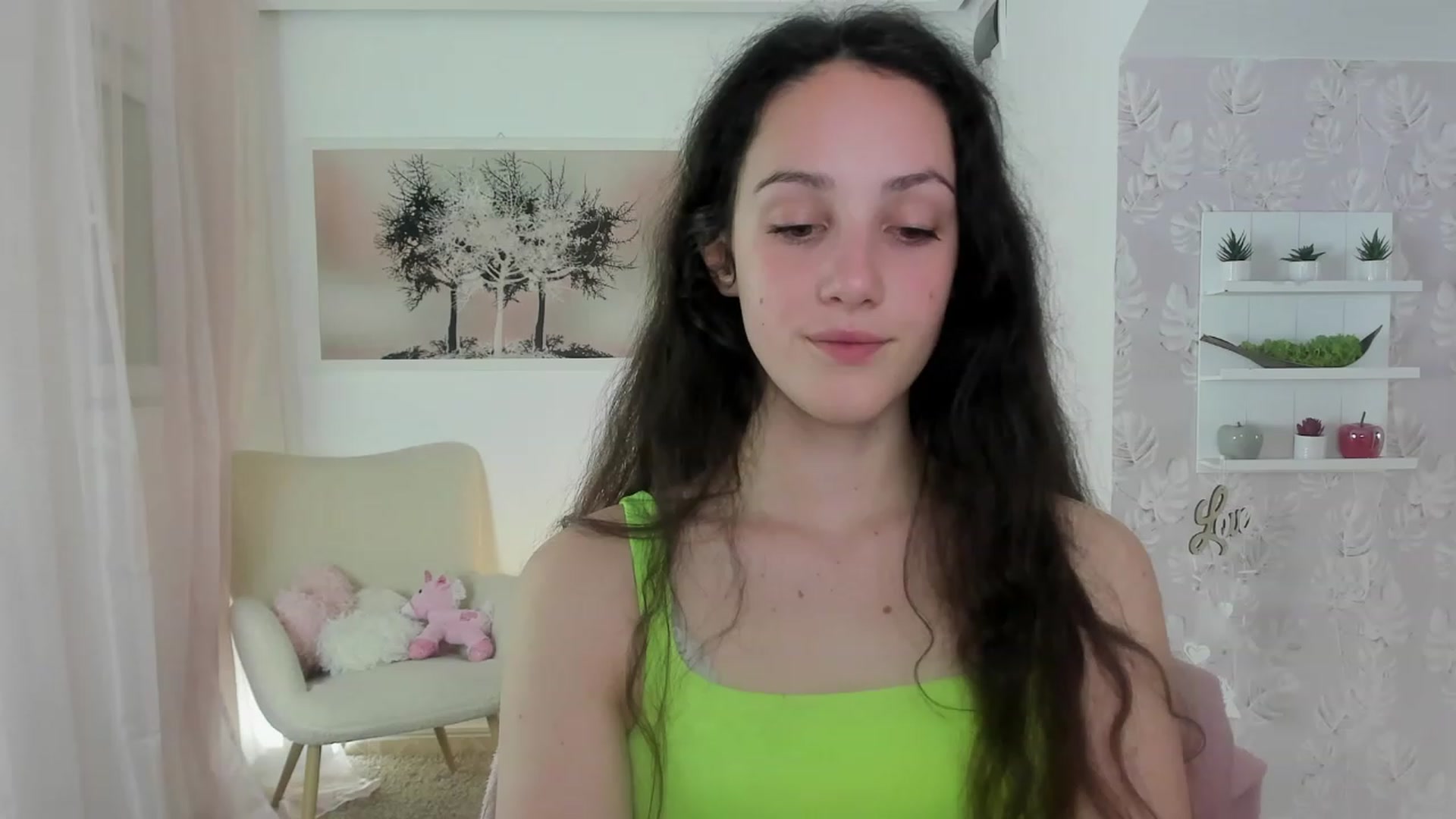 Gallery image thumbnail from Sophie_Rain18's myfreecams stream on, 05/25/2023, 11:18 image 5 of 20