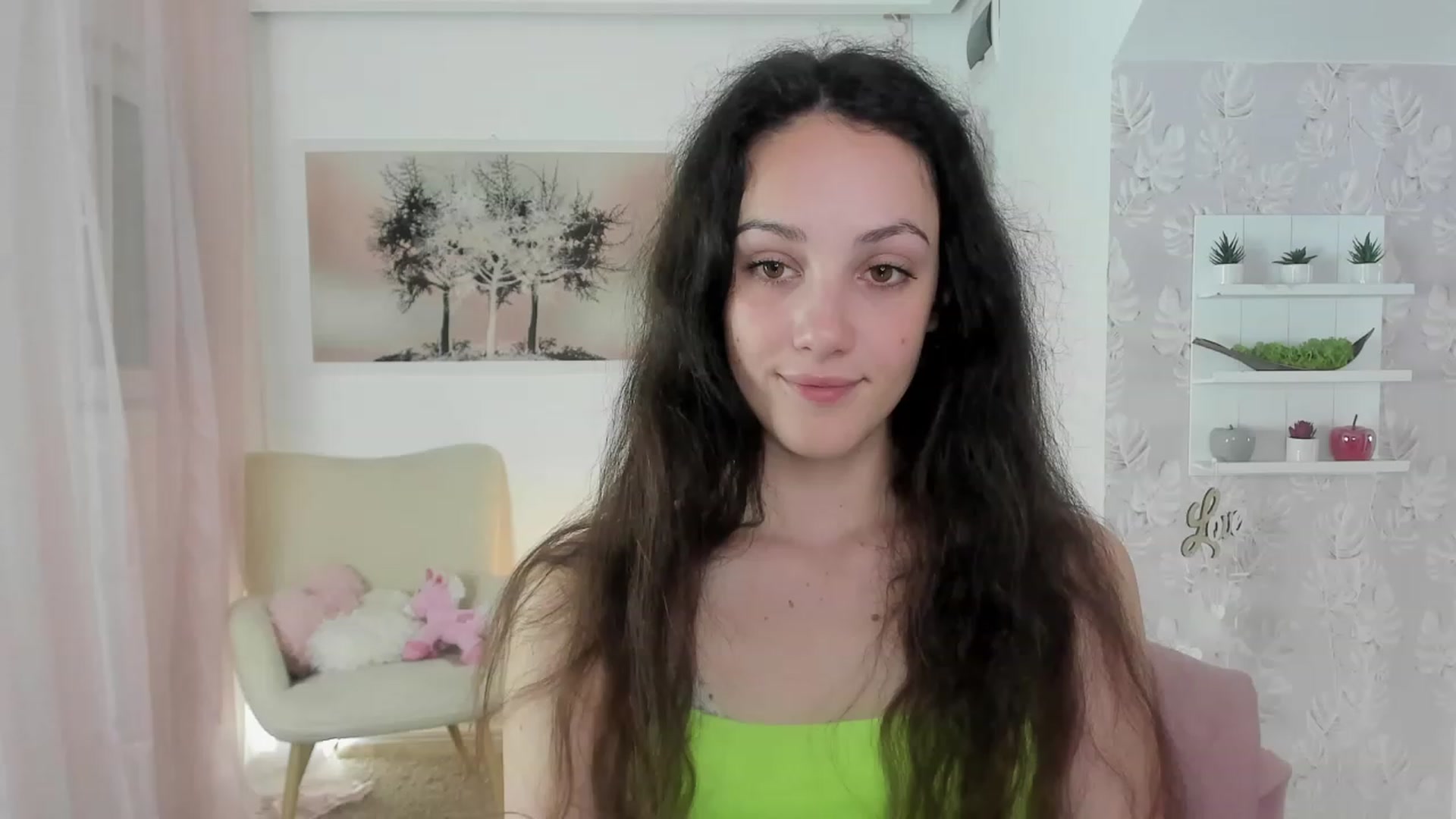 Gallery image thumbnail from Sophie_Rain18's myfreecams stream on, 05/25/2023, 11:40 image 13 of 20