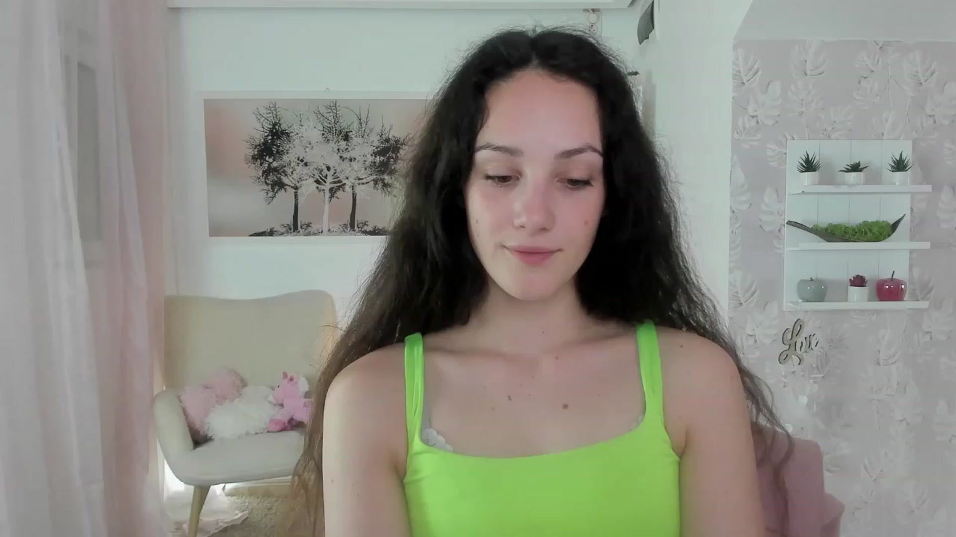 Gallery image thumbnail from Sophie_Rain18's myfreecams stream on, 05/25/2023, 11:40 image 3 of 20