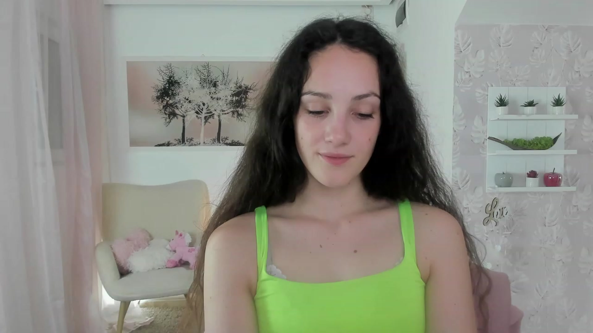 Gallery image thumbnail from Sophie_Rain18's myfreecams stream on, 05/25/2023, 11:40 image 6 of 20