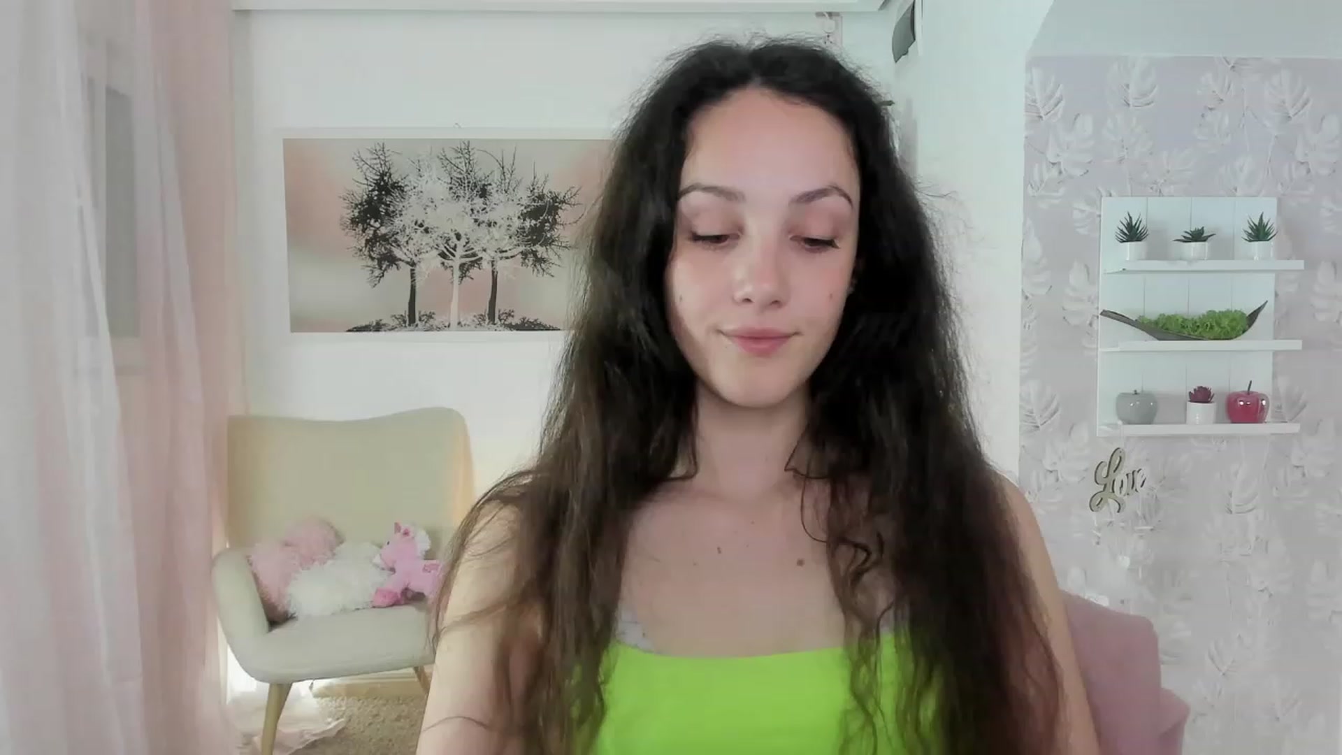 Gallery image thumbnail from Sophie_Rain18's myfreecams stream on, 05/25/2023, 11:40 image 12 of 20