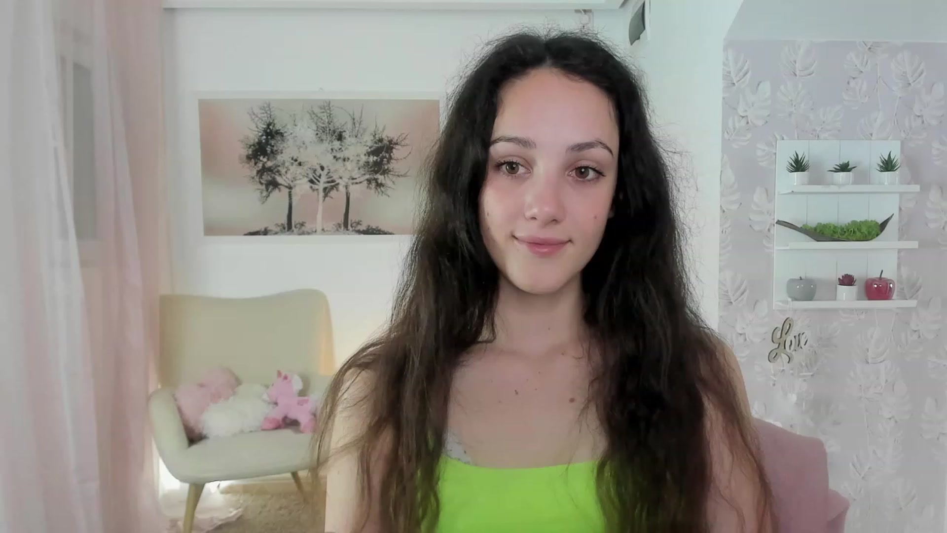 Gallery image thumbnail from Sophie_Rain18's myfreecams stream on, 05/25/2023, 11:40 image 15 of 20