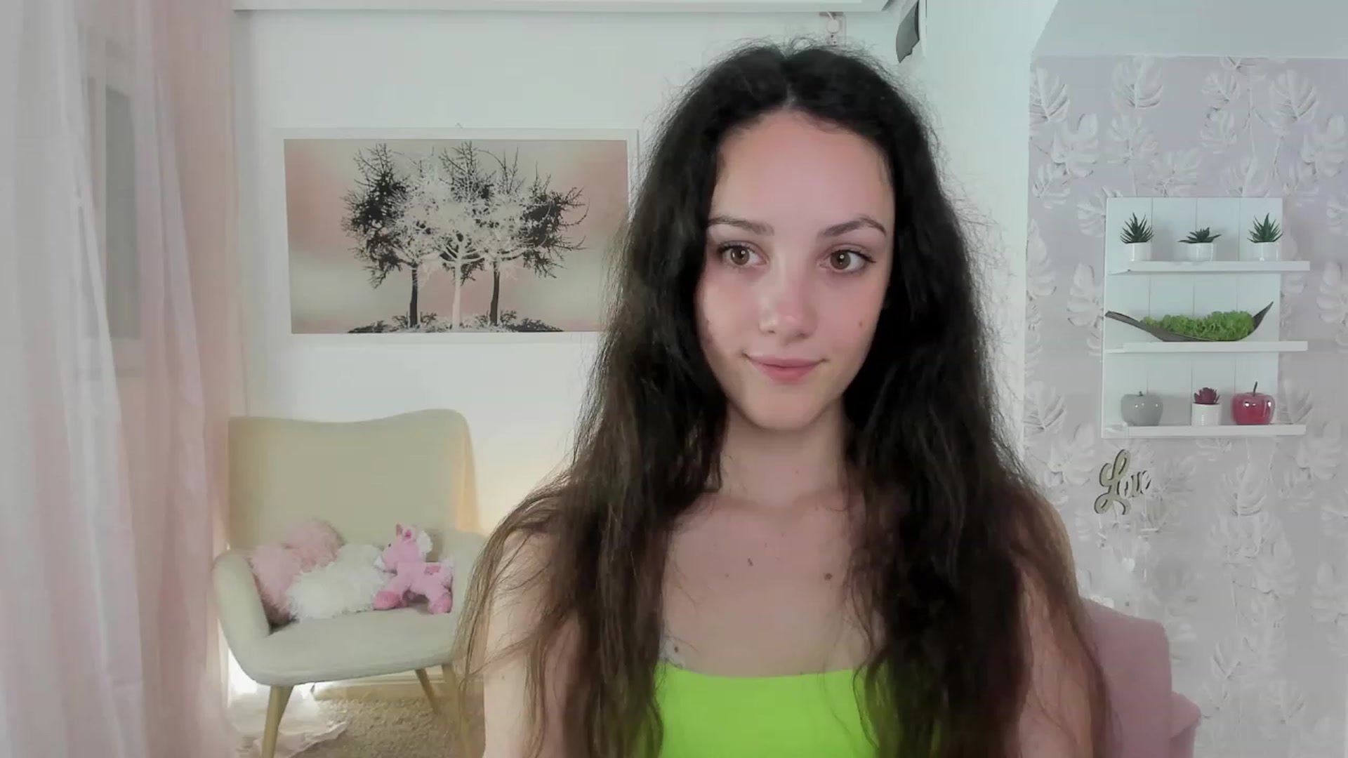 Gallery image thumbnail from Sophie_Rain18's myfreecams stream on, 05/25/2023, 11:40 image 17 of 20
