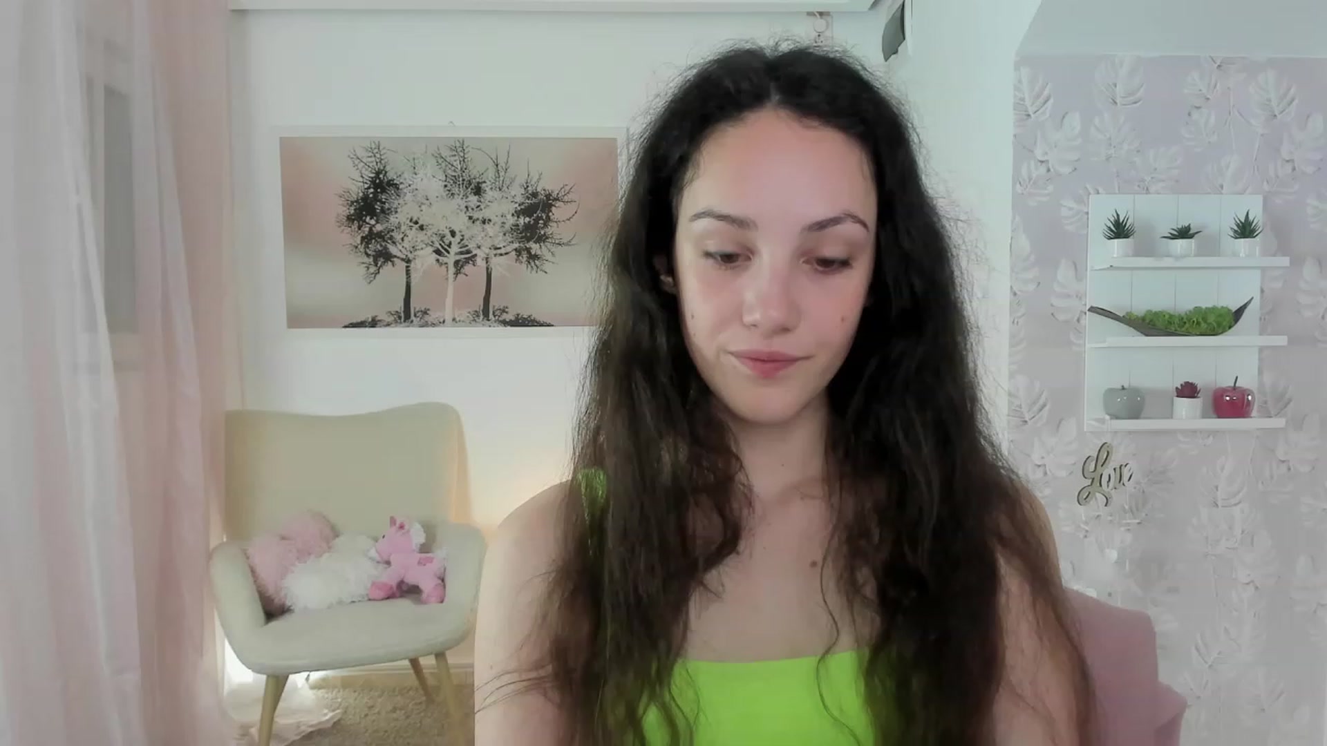 Gallery image thumbnail from Sophie_Rain18's myfreecams stream on, 05/25/2023, 11:40 image 19 of 20