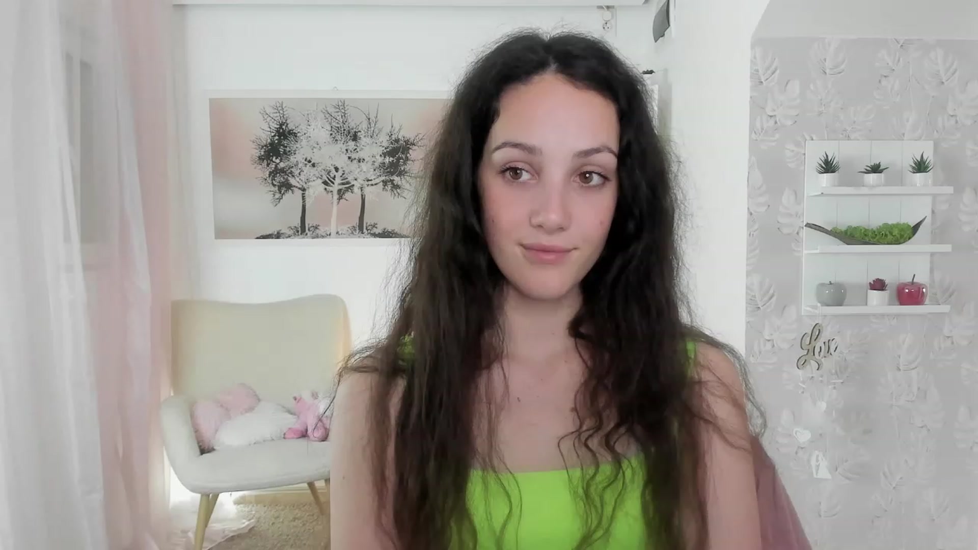 Gallery image thumbnail from Sophie_Rain18's myfreecams stream on, 05/25/2023, 14:46 image 13 of 20