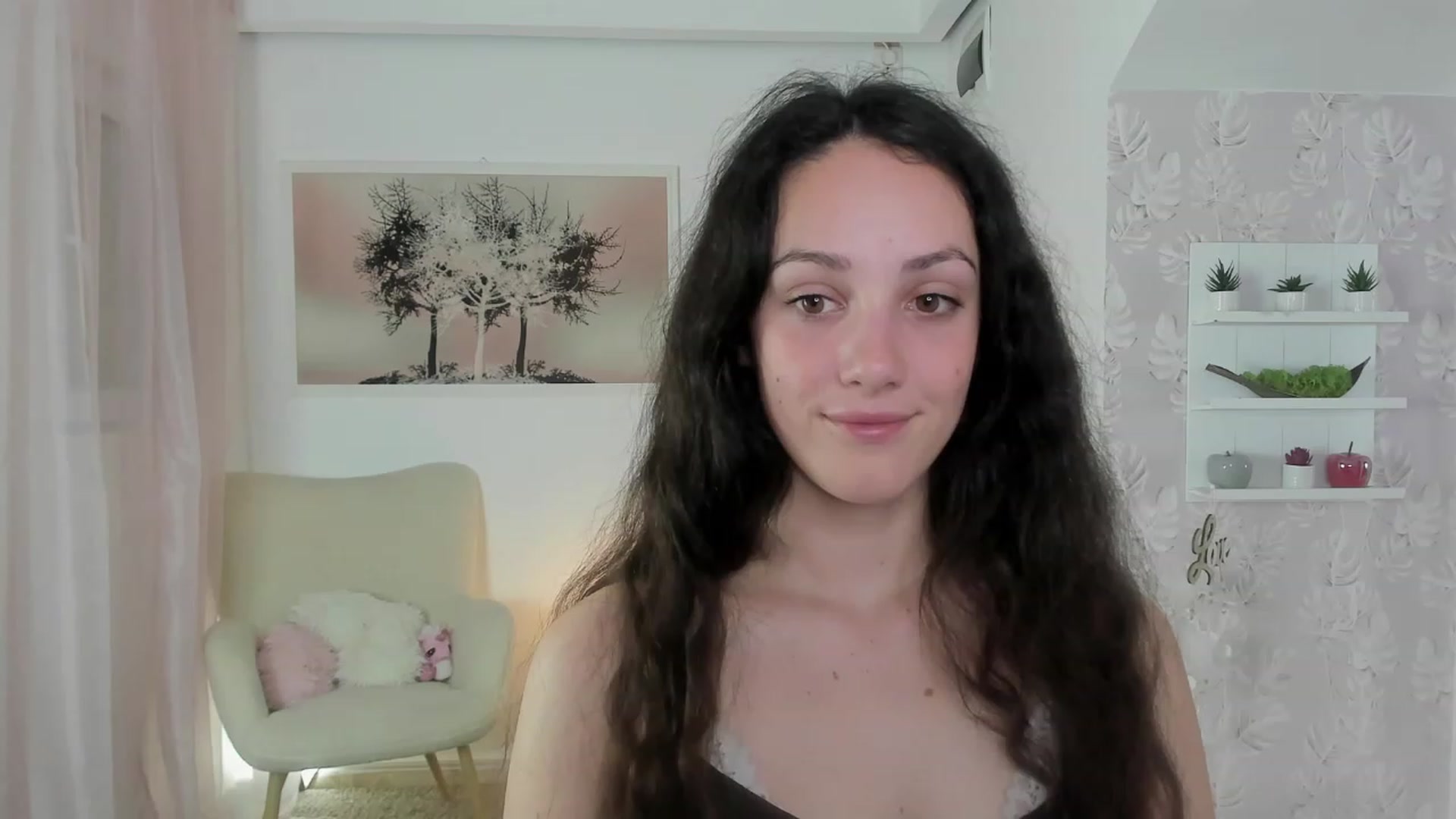 Gallery image thumbnail from Sophie_Rain18's myfreecams stream on, 05/31/2023, 15:04 image 15 of 20