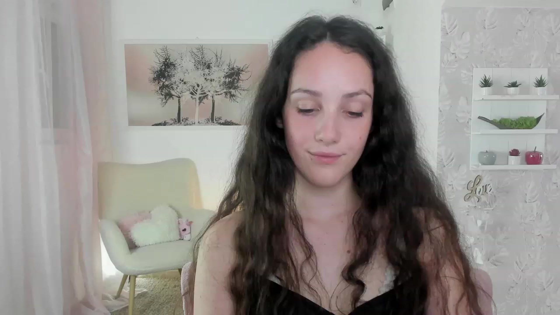 Gallery image thumbnail from Sophie_Rain18's myfreecams stream on, 05/31/2023, 18:52 image 10 of 20