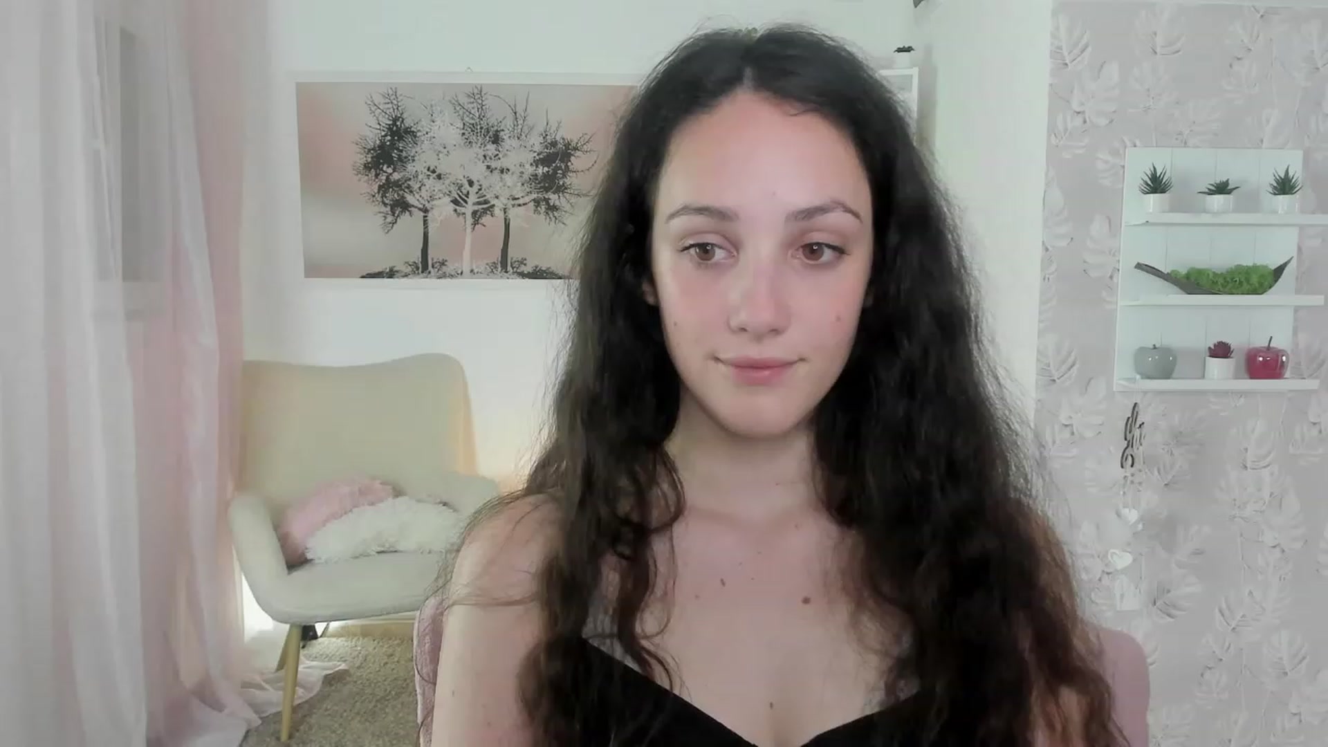 Gallery image thumbnail from Sophie_Rain18's myfreecams stream on, 05/31/2023, 18:52 image 15 of 20