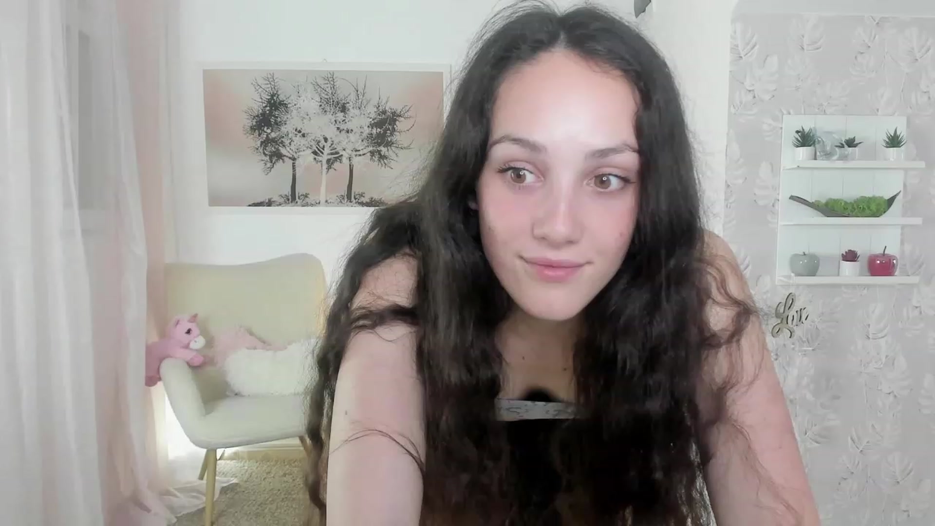 Gallery image thumbnail from Sophie_Rain18's myfreecams stream on, 06/02/2023, 14:10 image 13 of 20