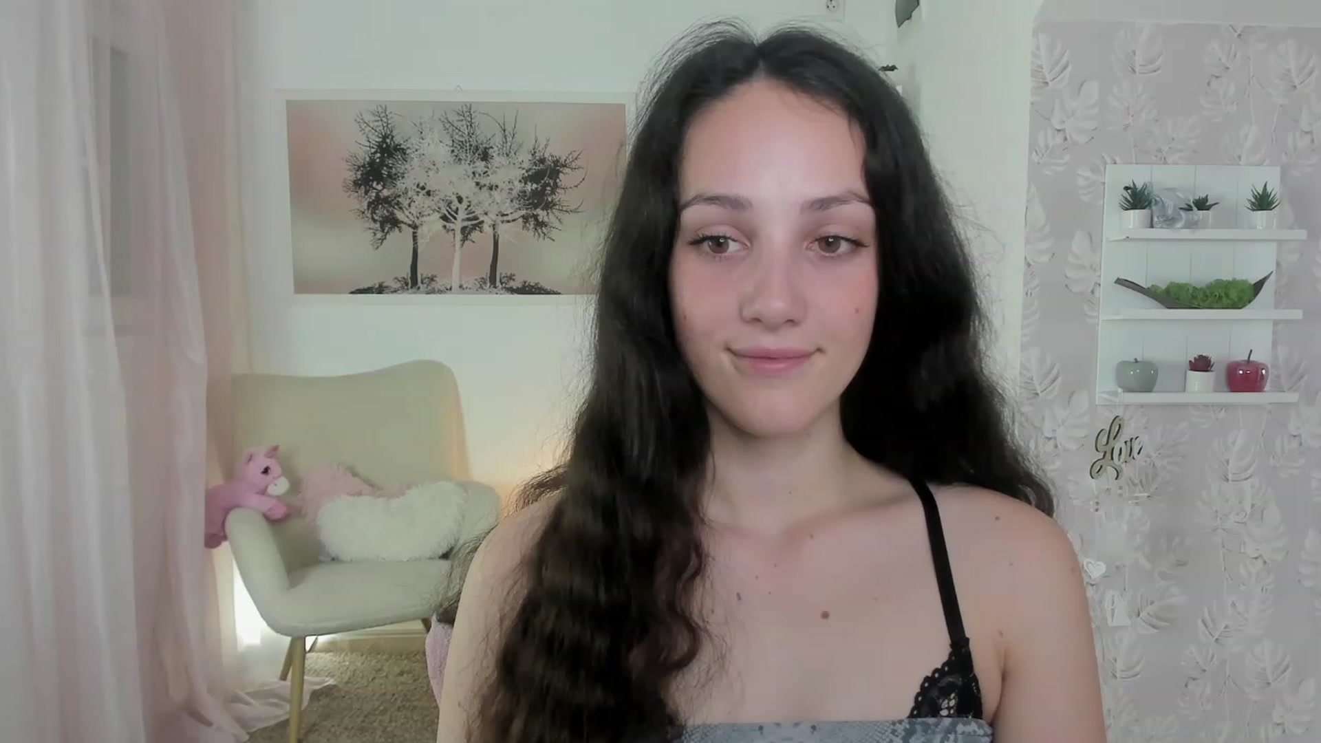 Gallery image thumbnail from Sophie_Rain18's myfreecams stream on, 06/02/2023, 14:10 image 9 of 20