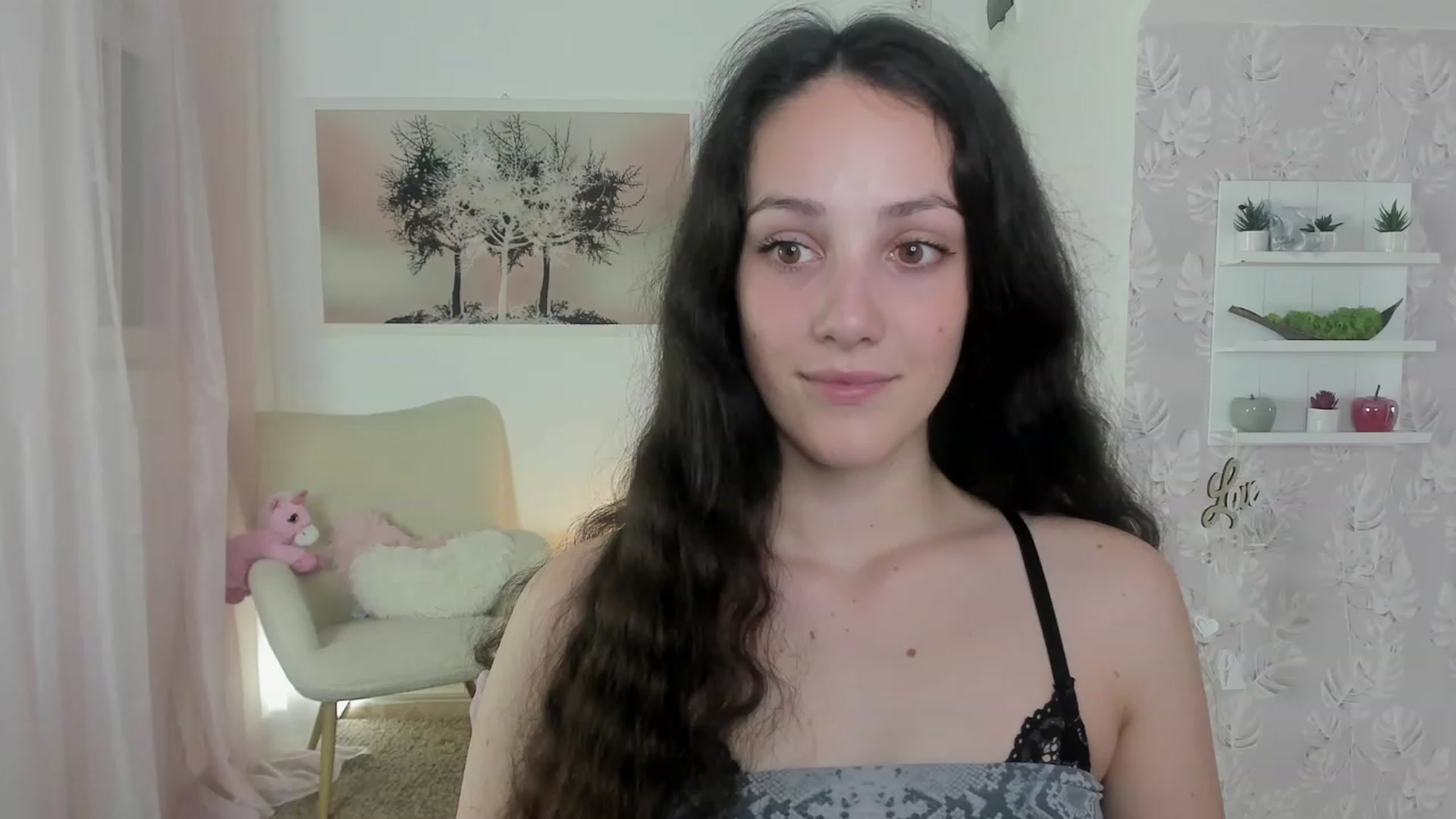 Gallery image thumbnail from Sophie_Rain18's myfreecams stream on, 06/02/2023, 14:10 image 5 of 20