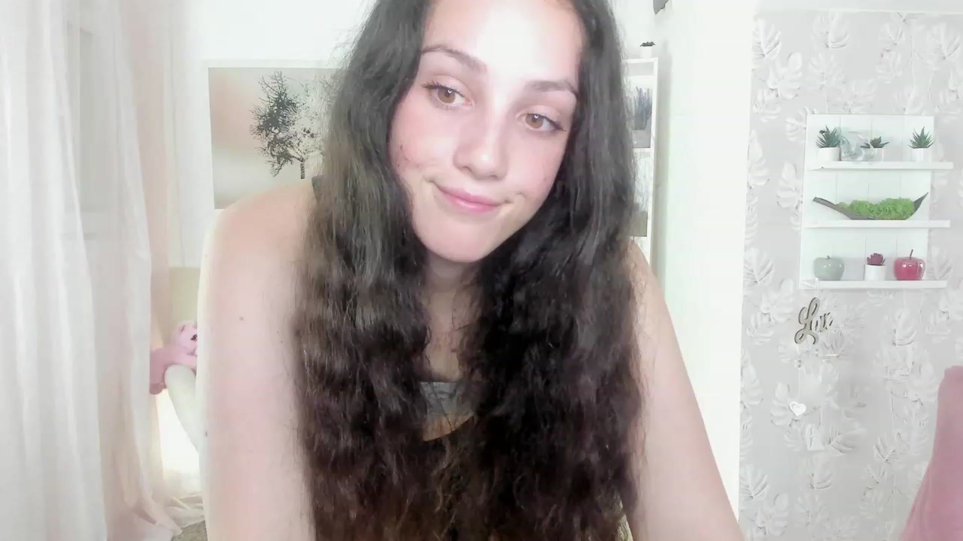 Gallery image thumbnail from Sophie_Rain18's myfreecams stream on, 06/02/2023, 14:10 image 20 of 20
