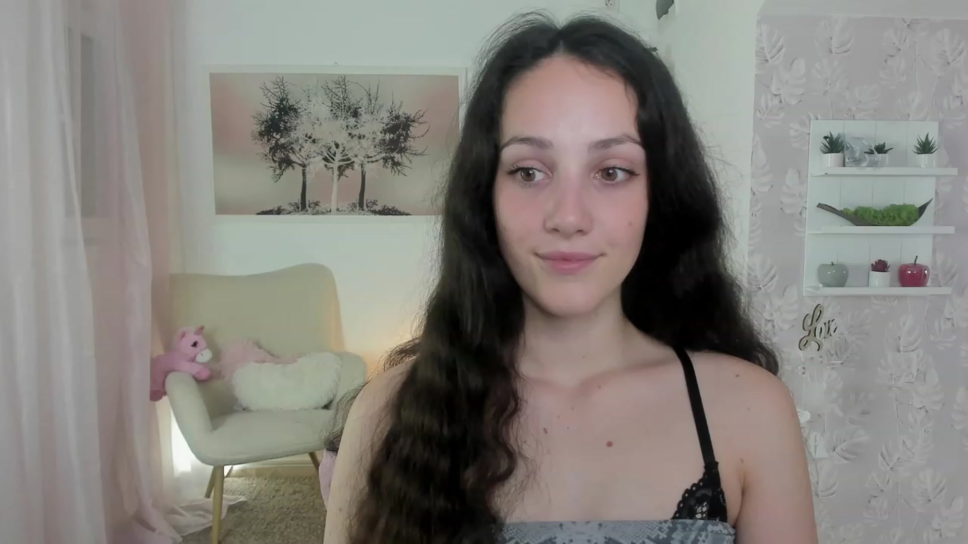 Gallery image thumbnail from Sophie_Rain18's myfreecams stream on, 06/02/2023, 14:10 image 6 of 20